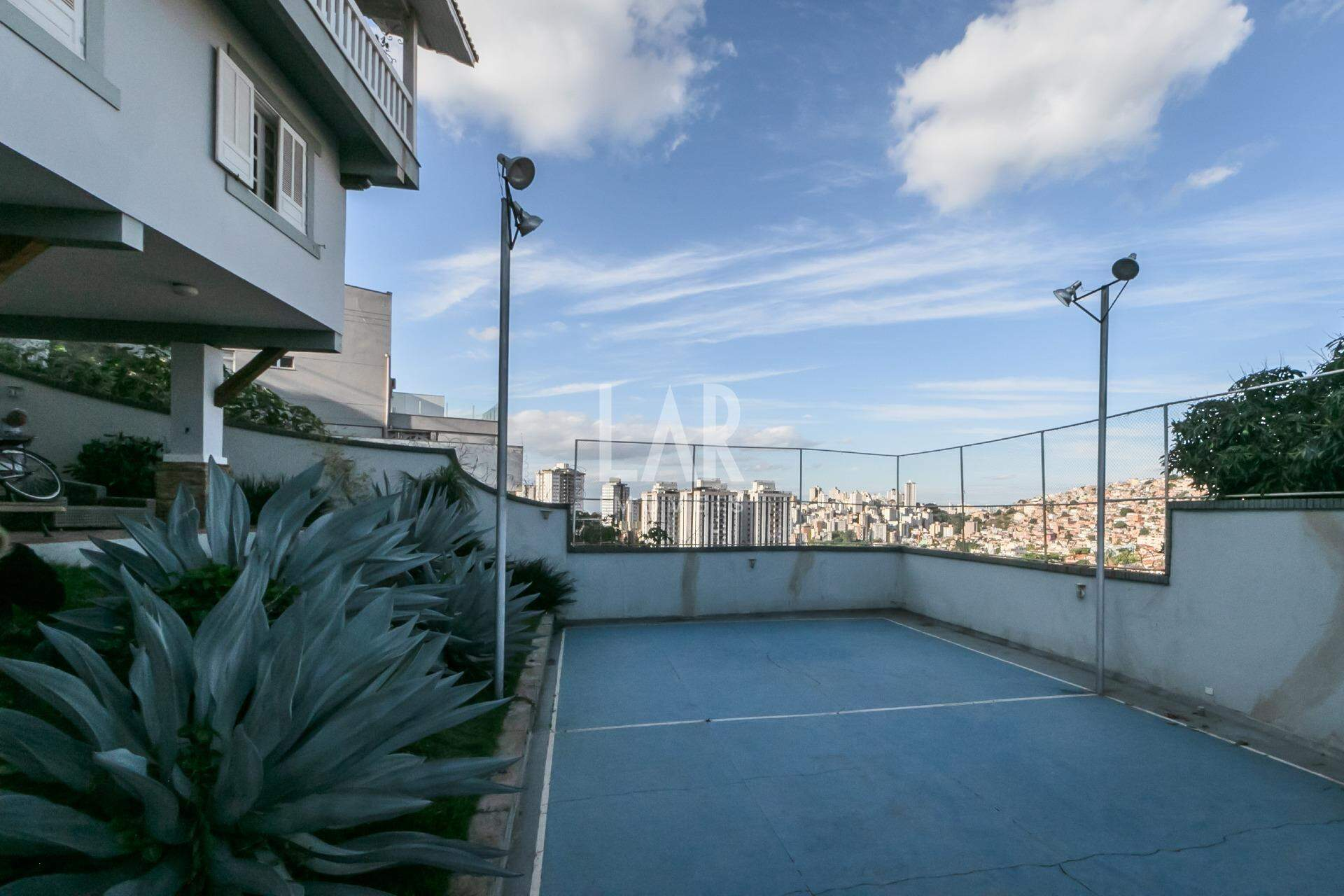 Casa de 6 quartos à venda, São Bento, Belo Horizonte - MG