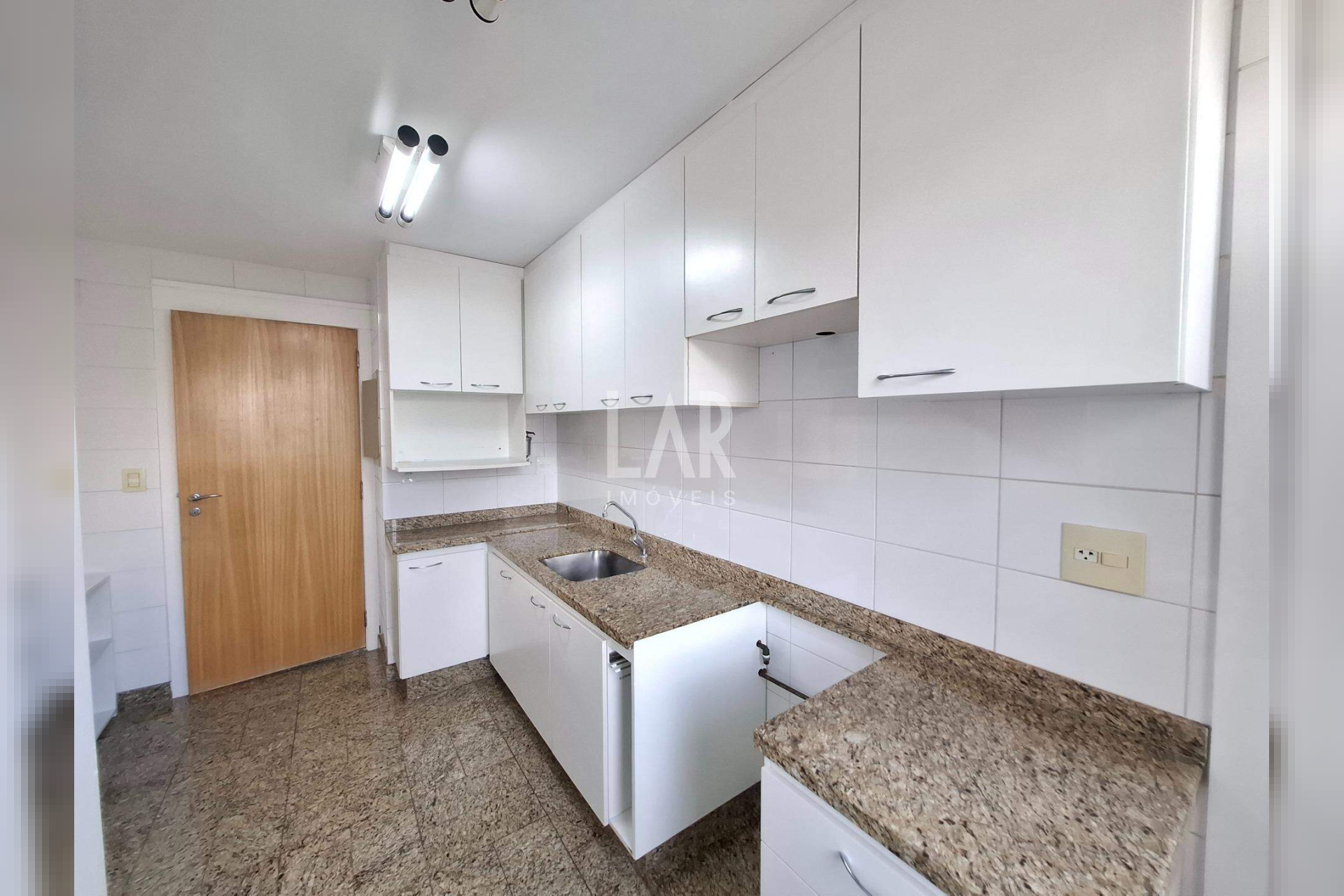 Apartamento de 2 quartos para alugar, Savassi, Belo Horizonte - MG