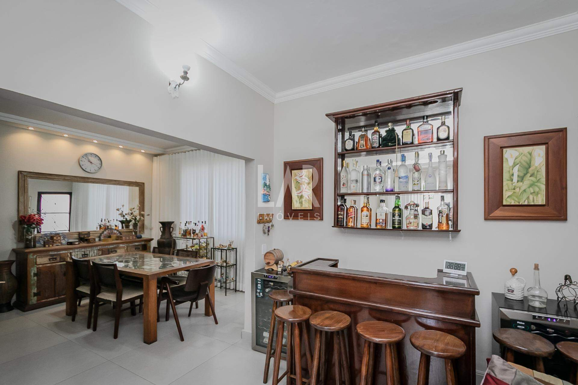 Casa com 3 quartos — Santa Rosa, Belo Horizonte