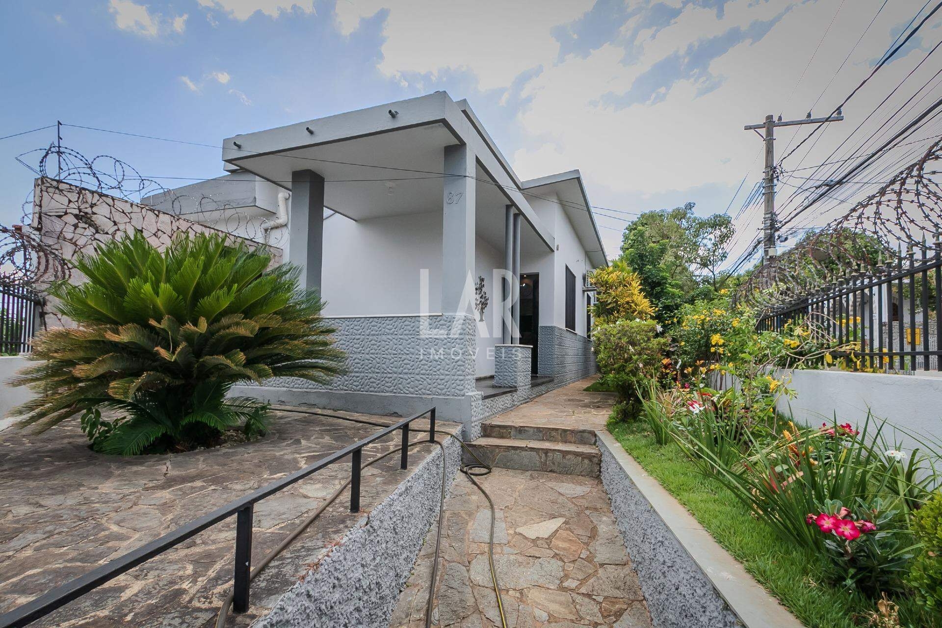Casa de 3 quartos à venda, Santa Rosa, Belo Horizonte - MG