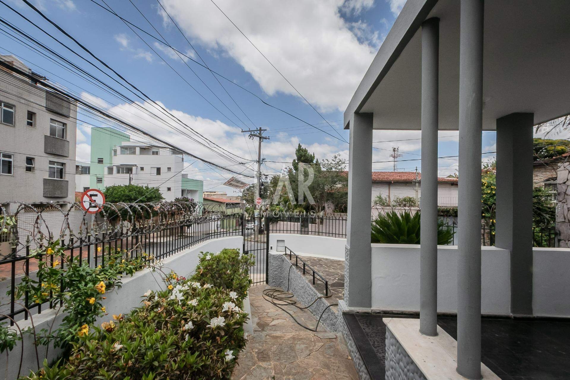 Casa de 3 quartos à venda, Santa Rosa, Belo Horizonte - MG
