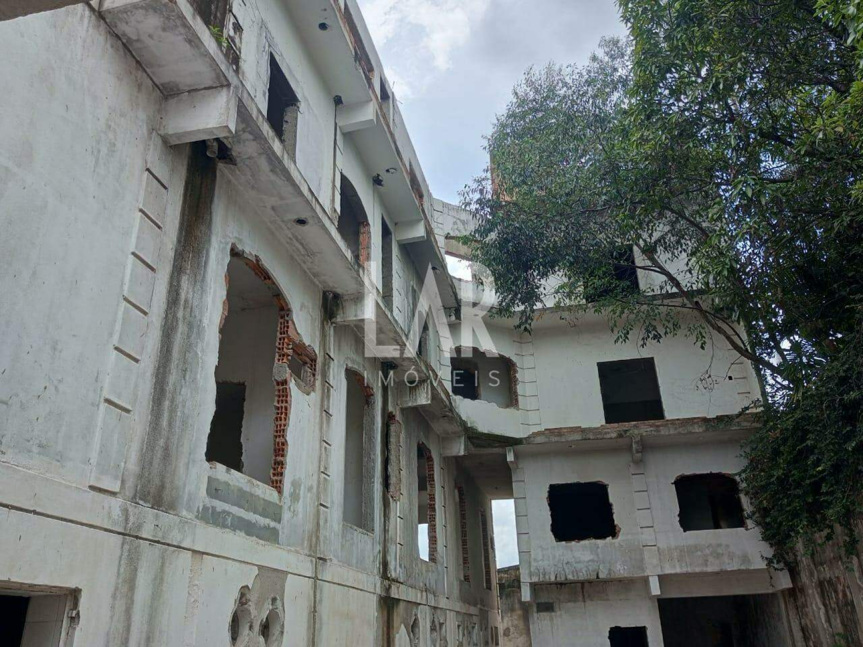 Prédio de 20 quartos à venda, São João Batista, Belo Horizonte - MG