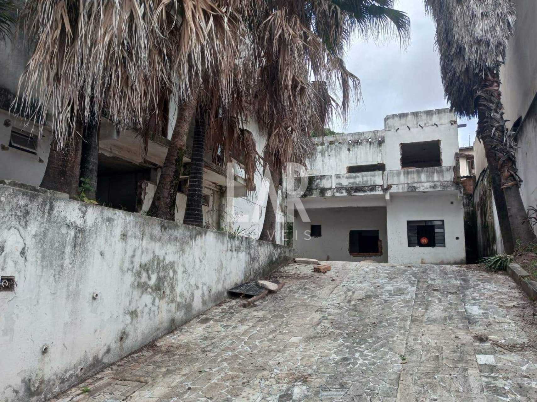 Prédio de 20 quartos à venda, São João Batista, Belo Horizonte - MG