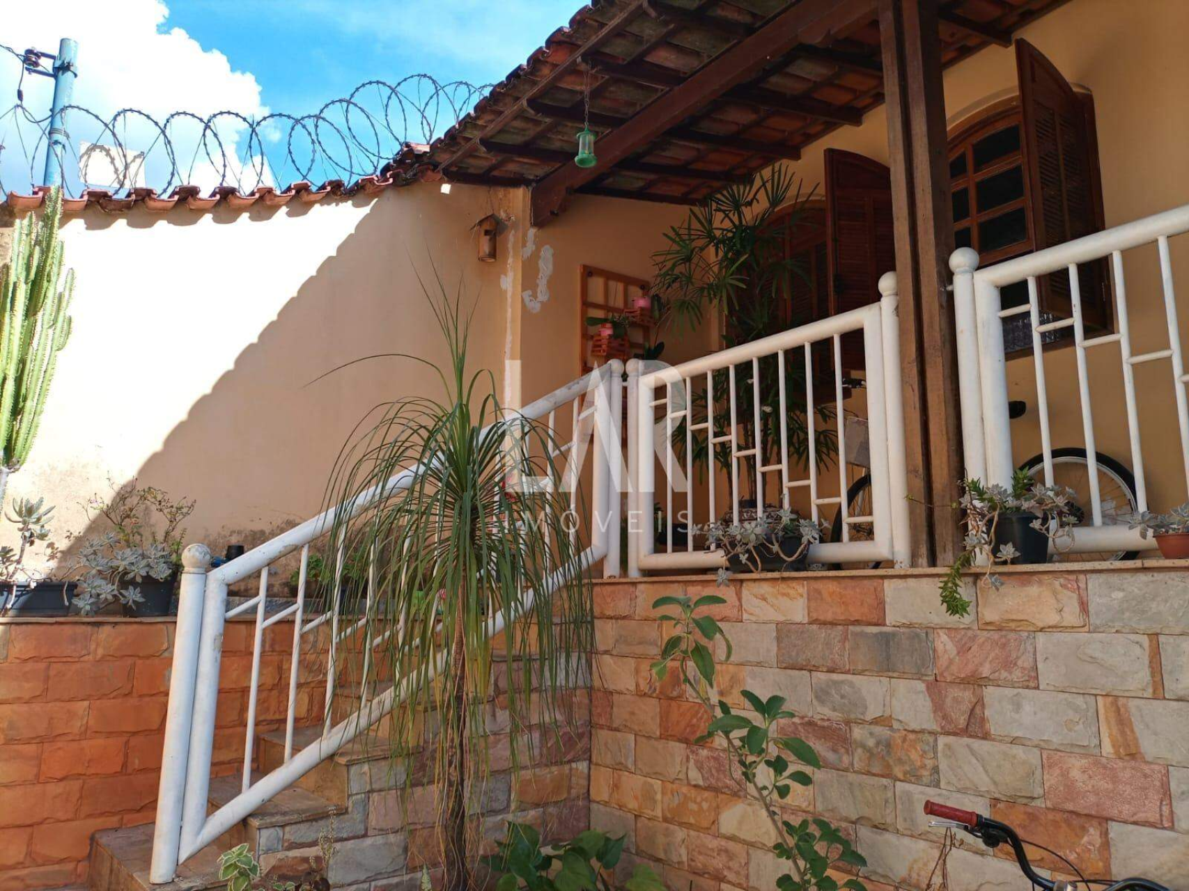 Casa de 3 quartos à venda, Planalto, Belo Horizonte - MG