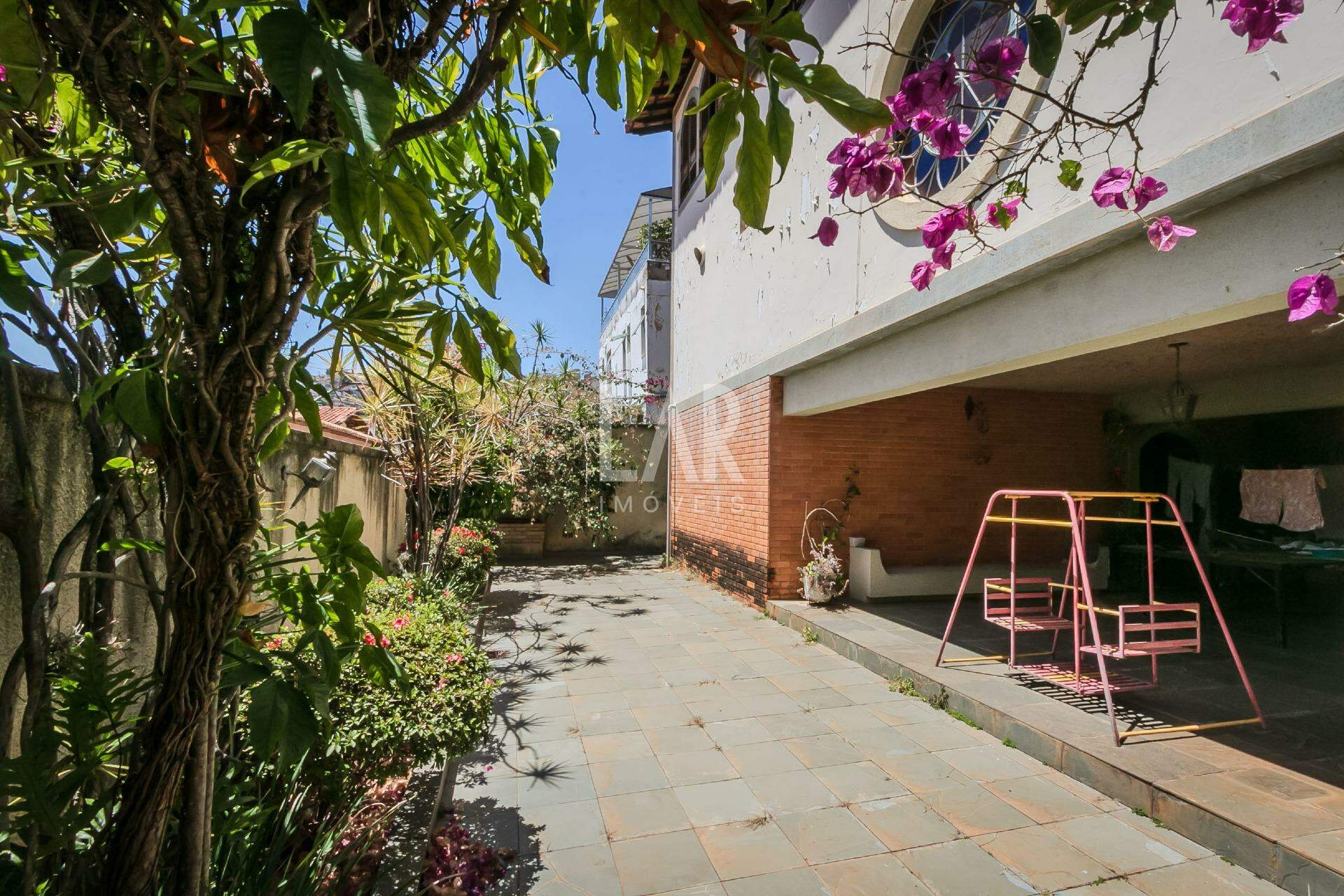 Casa de 5 quartos à venda, Santa Lúcia, Belo Horizonte - MG