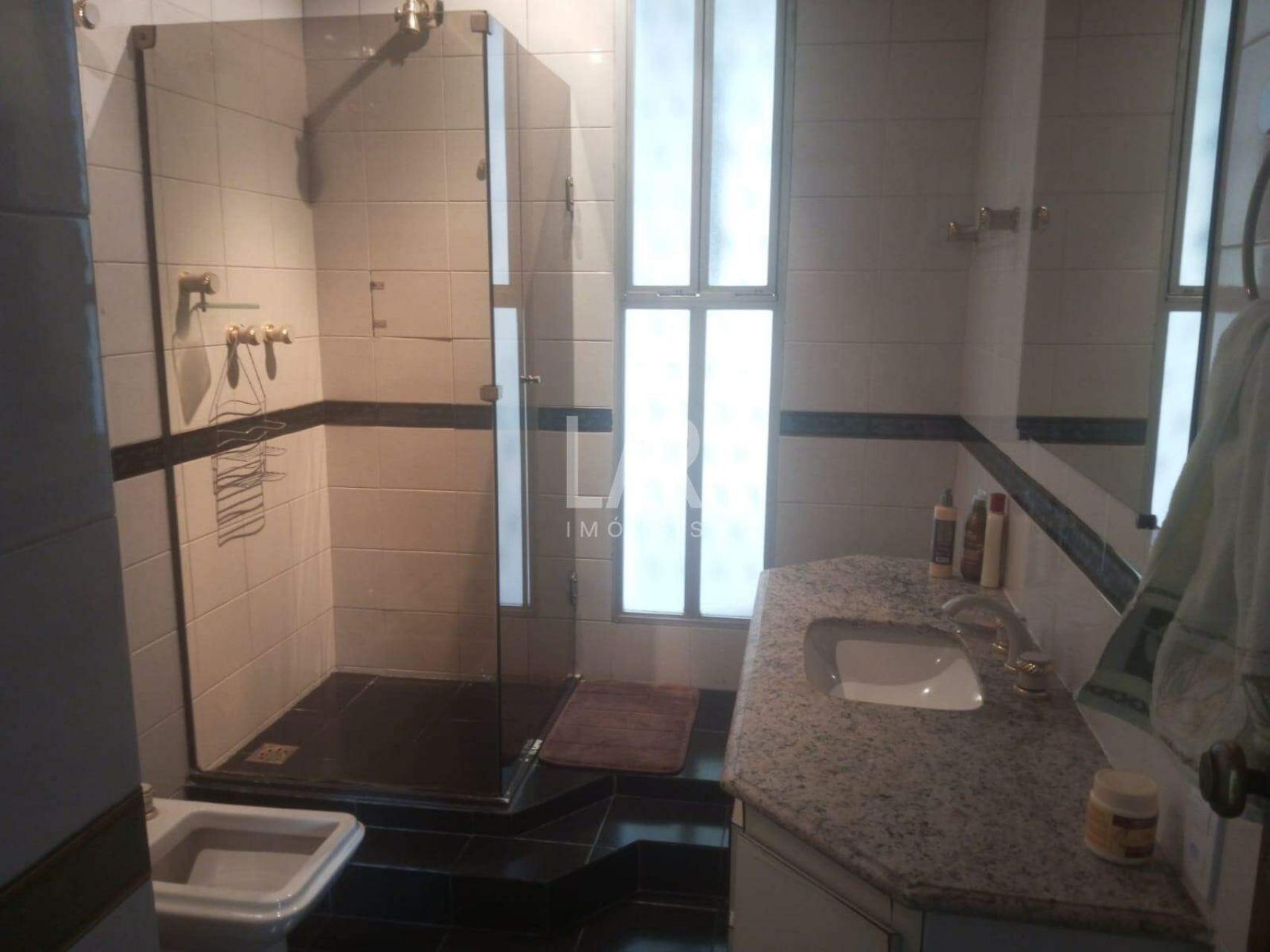 Casa de 3 quartos à venda, Coração Eucarístico, Belo Horizonte - MG