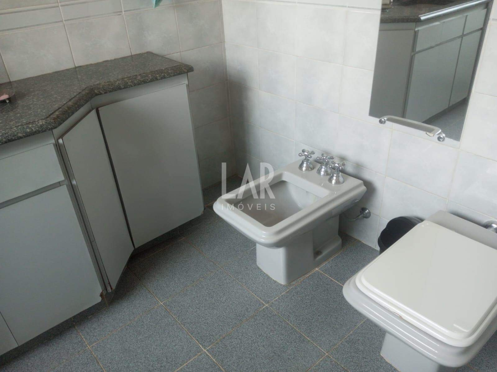 Casa de 3 quartos à venda, Coração Eucarístico, Belo Horizonte - MG