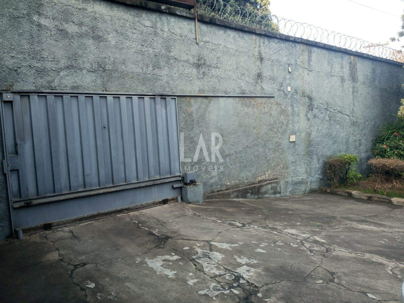Casa de 3 quartos à venda, Coração Eucarístico, Belo Horizonte - MG