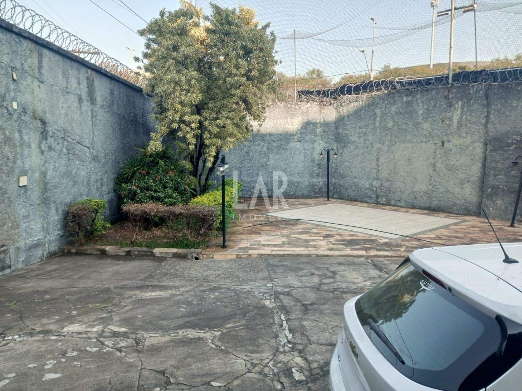 Casa de 3 quartos à venda, Coração Eucarístico, Belo Horizonte - MG
