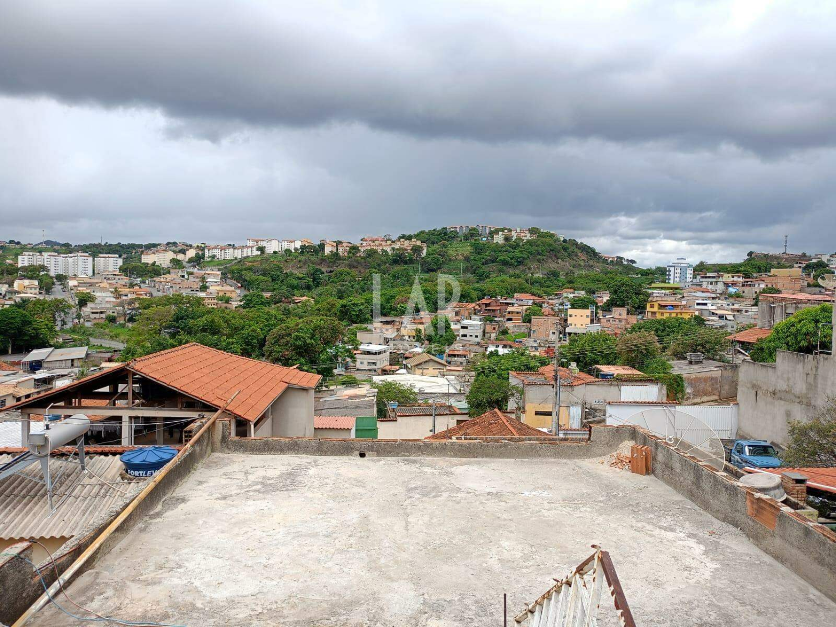 Casa de 8 quartos à venda, Goiânia, Belo Horizonte - MG