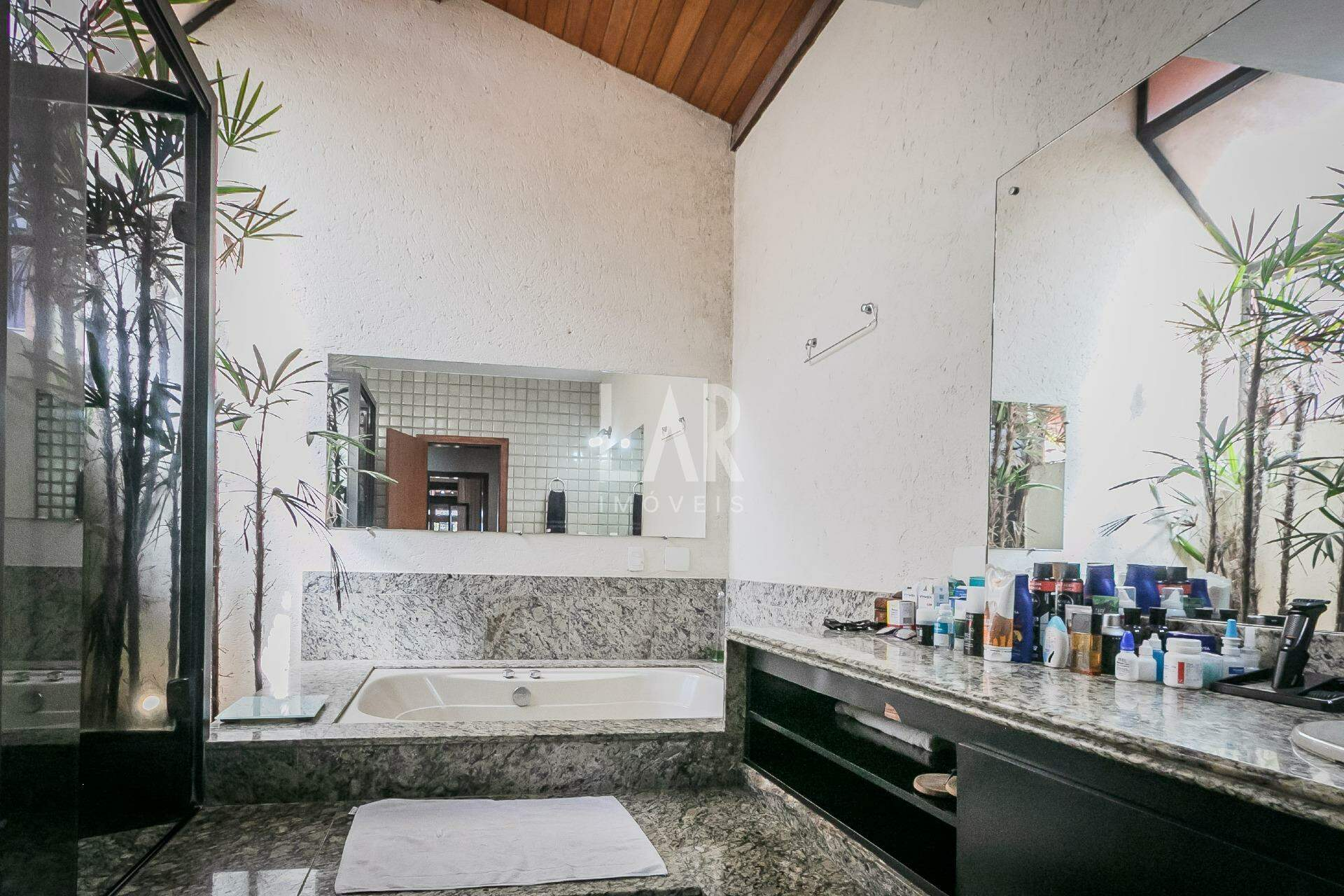 Casa de 4 quartos à venda, Belvedere, Belo Horizonte - MG