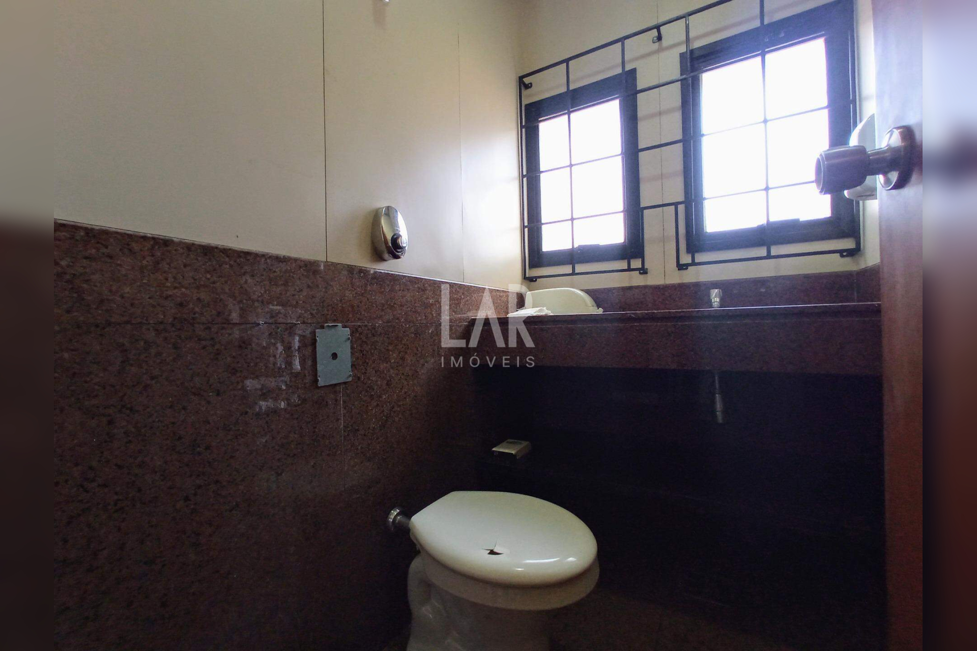 Prédio para alugar, Santa Efigênia, Belo Horizonte - MG