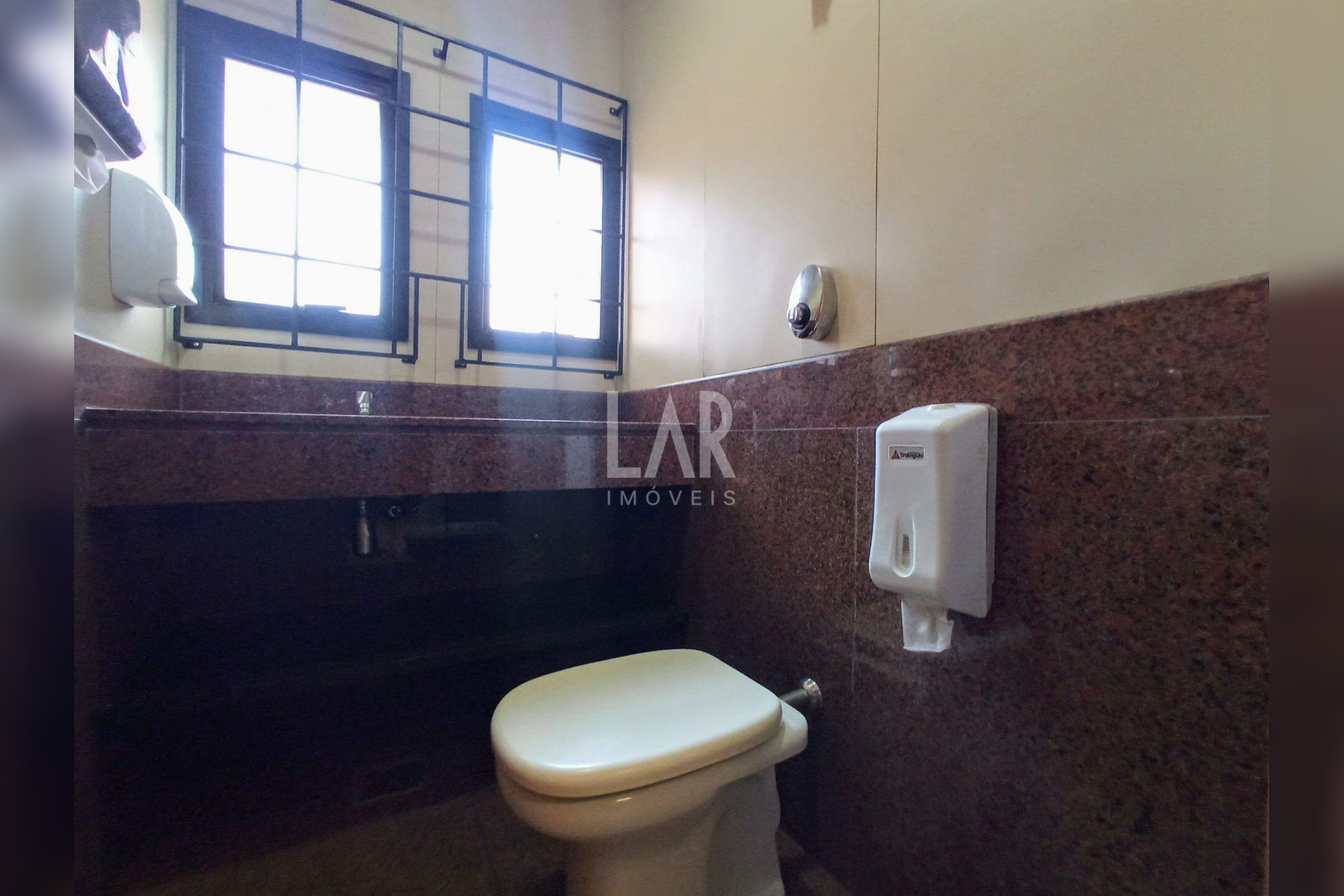 Prédio para alugar, Santa Efigênia, Belo Horizonte - MG