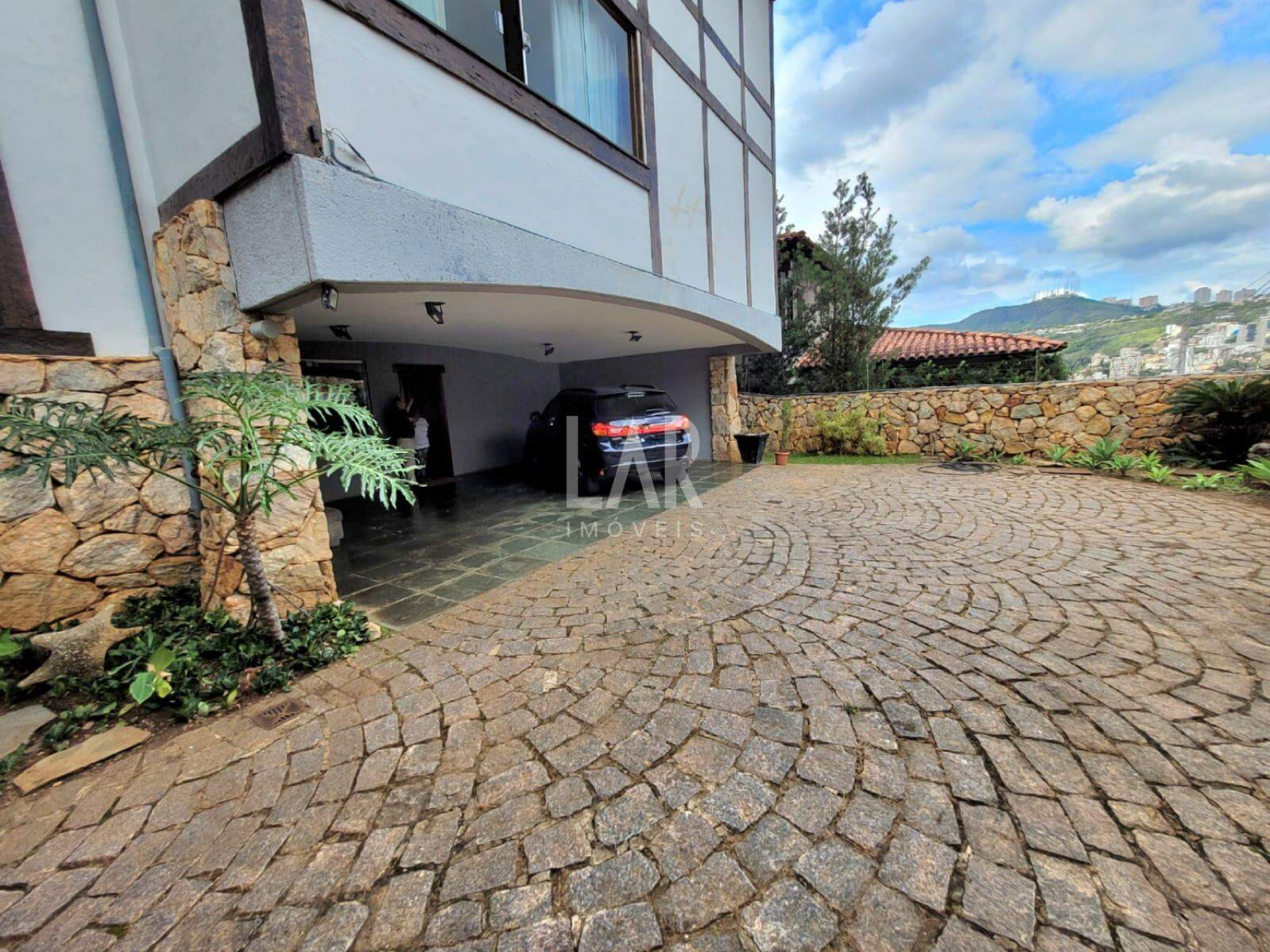 Casa de 6 quartos à venda, São Bento, Belo Horizonte - MG