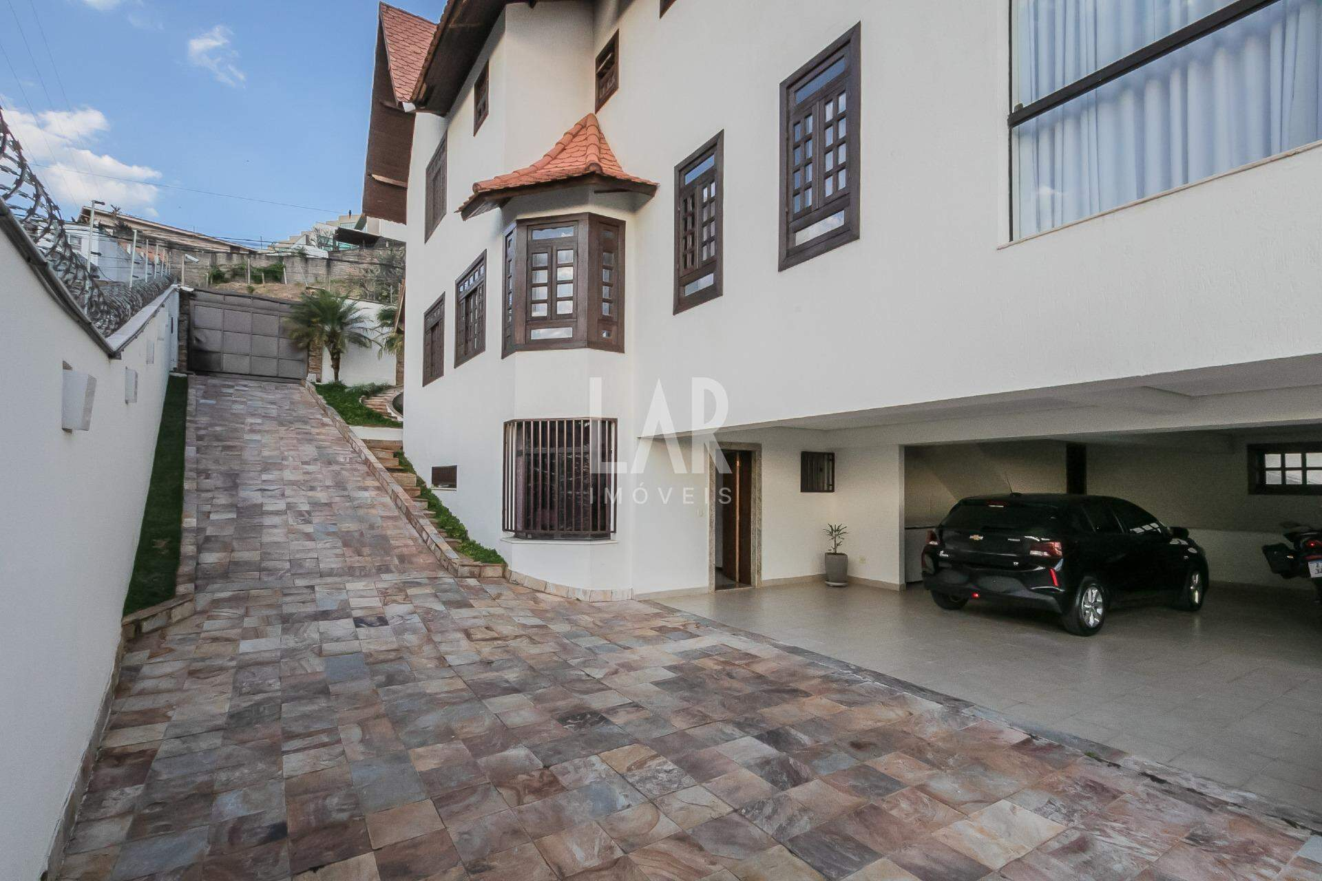 Casa de 5 quartos à venda, Estoril, Belo Horizonte - MG