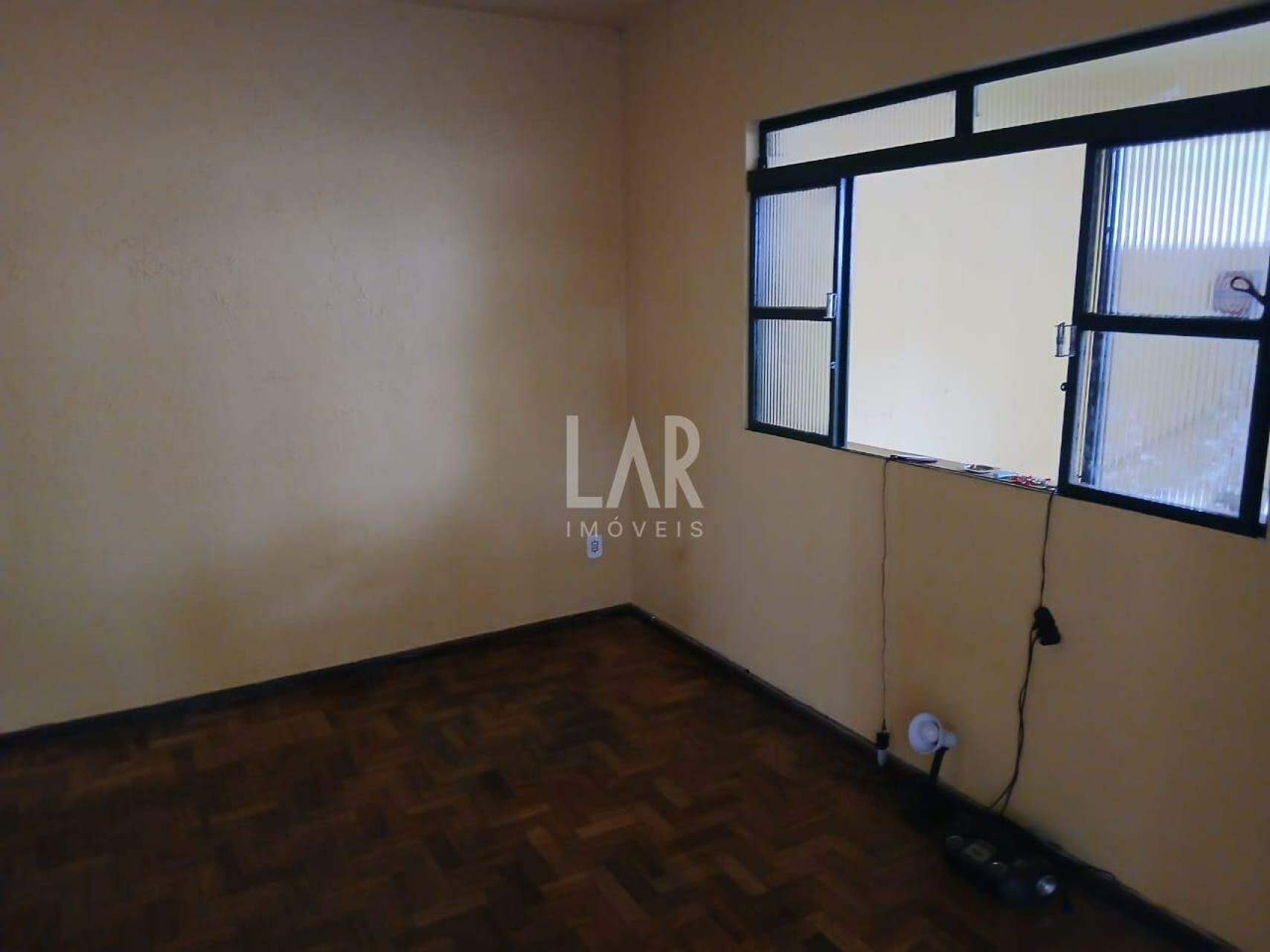 Prédio de 8 quartos à venda, Sagrada Família, Belo Horizonte - MG