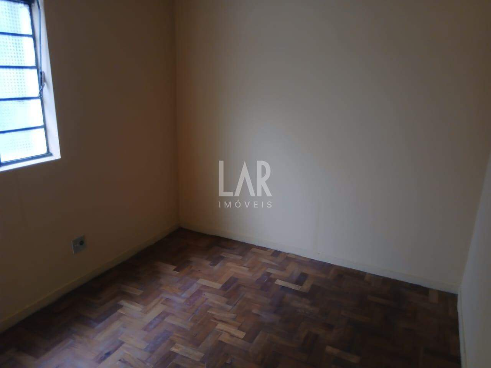 Prédio de 8 quartos à venda, Sagrada Família, Belo Horizonte - MG