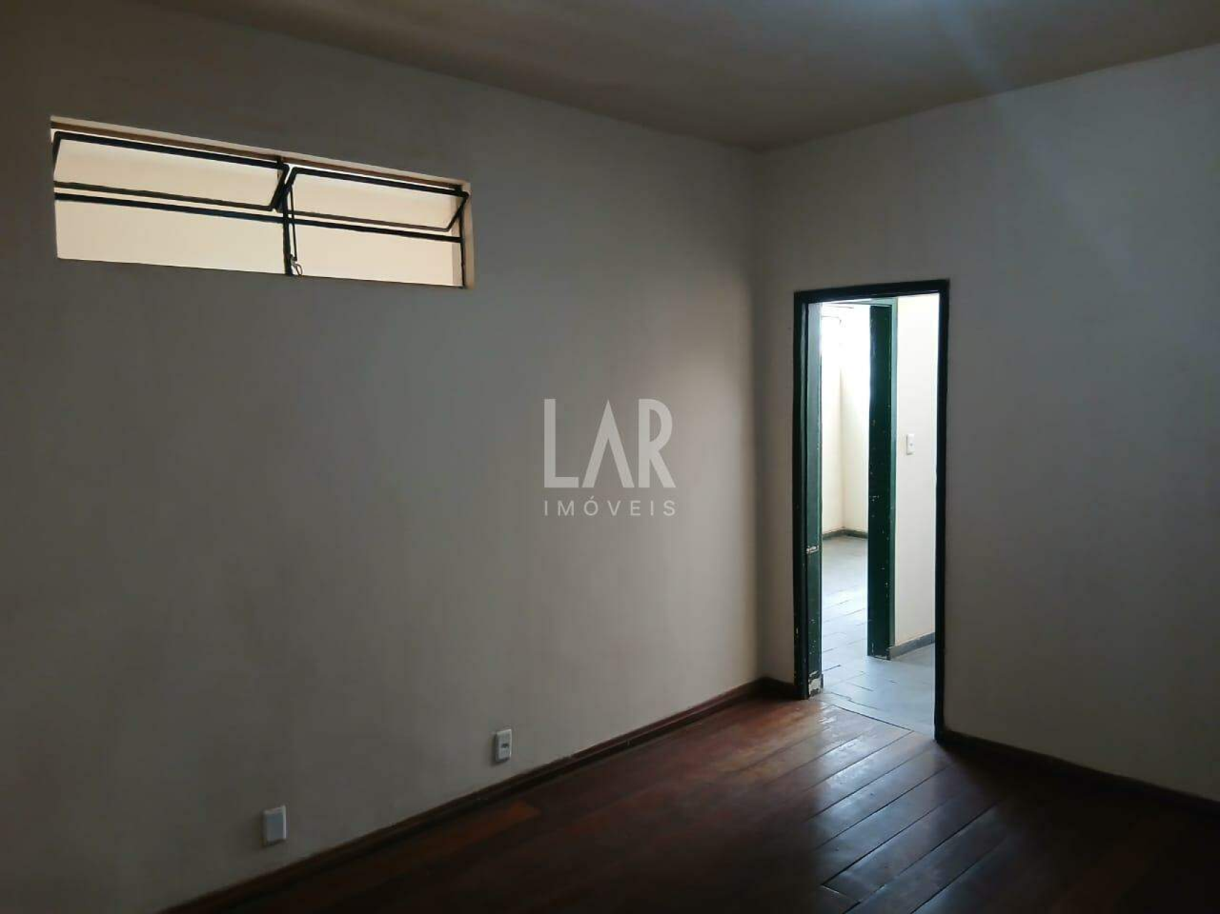 Prédio de 8 quartos à venda, Sagrada Família, Belo Horizonte - MG