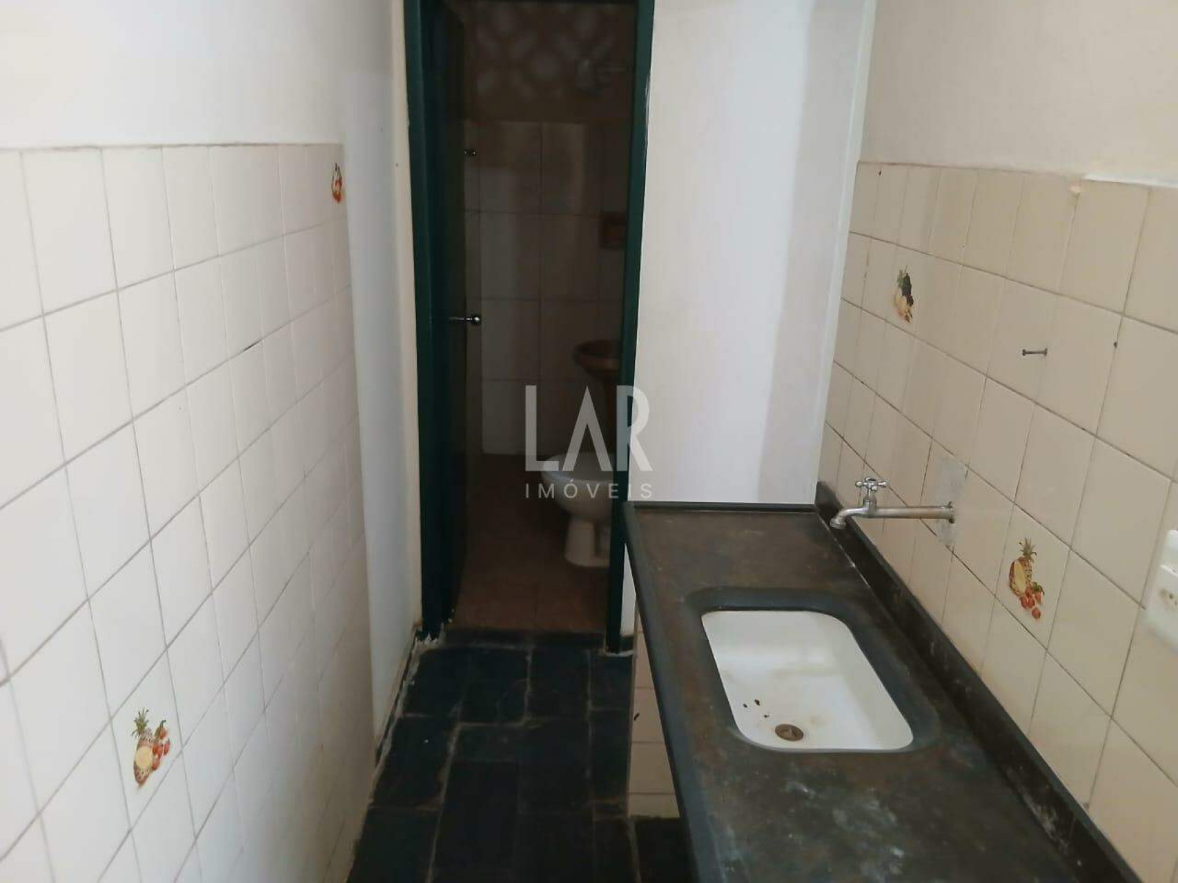 Prédio de 8 quartos à venda, Sagrada Família, Belo Horizonte - MG