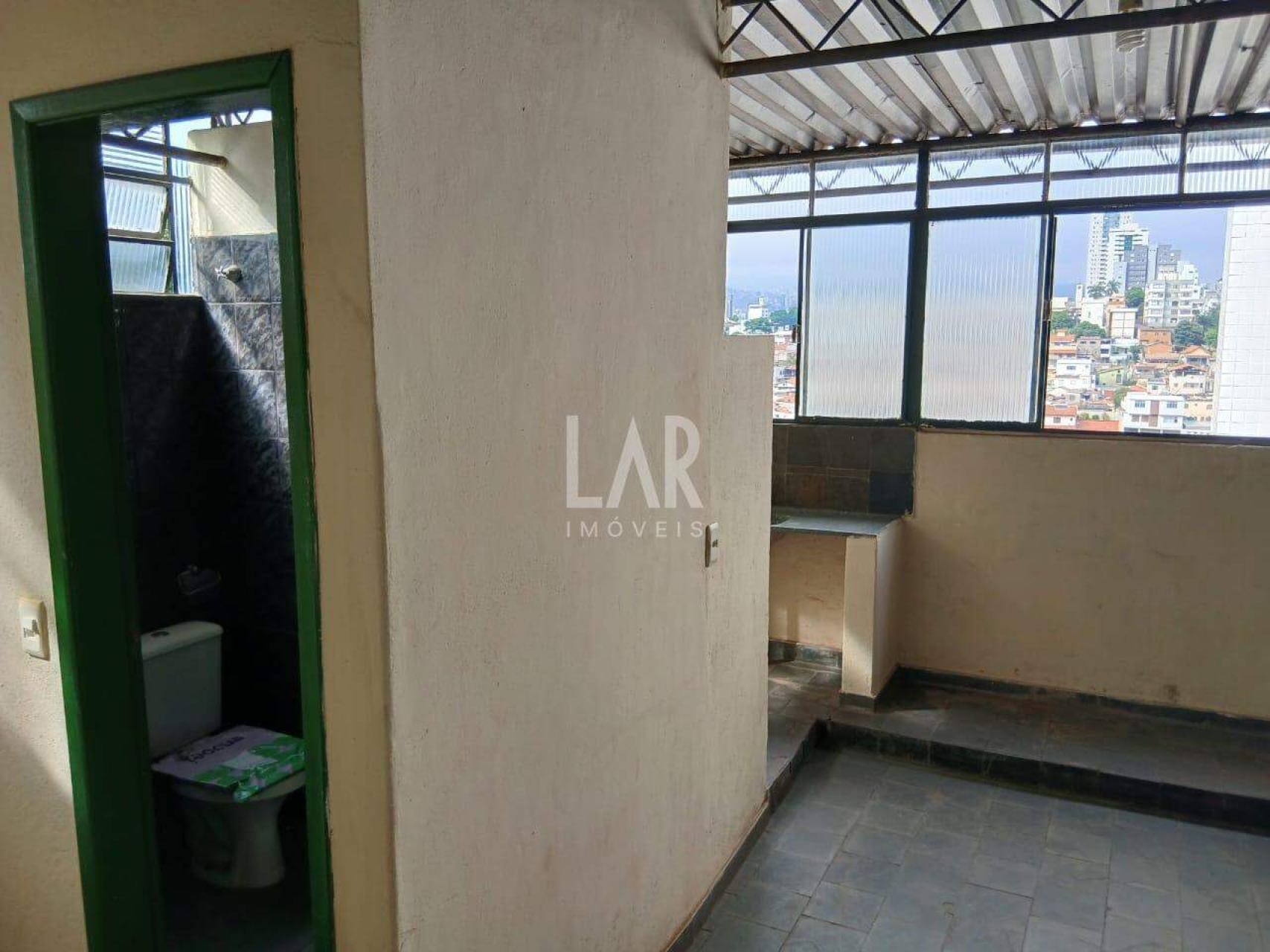 Prédio de 8 quartos à venda, Sagrada Família, Belo Horizonte - MG