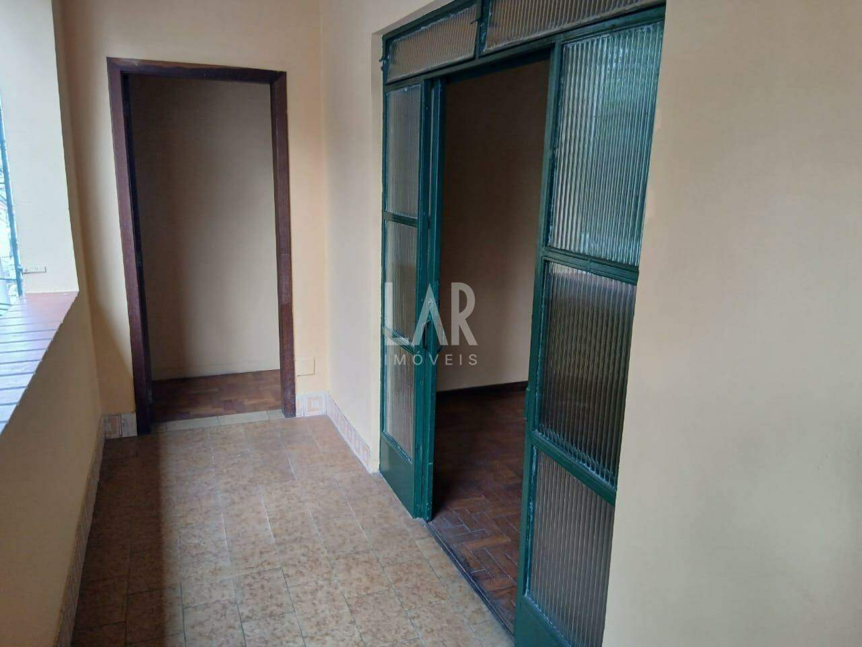 Prédio de 8 quartos à venda, Sagrada Família, Belo Horizonte - MG