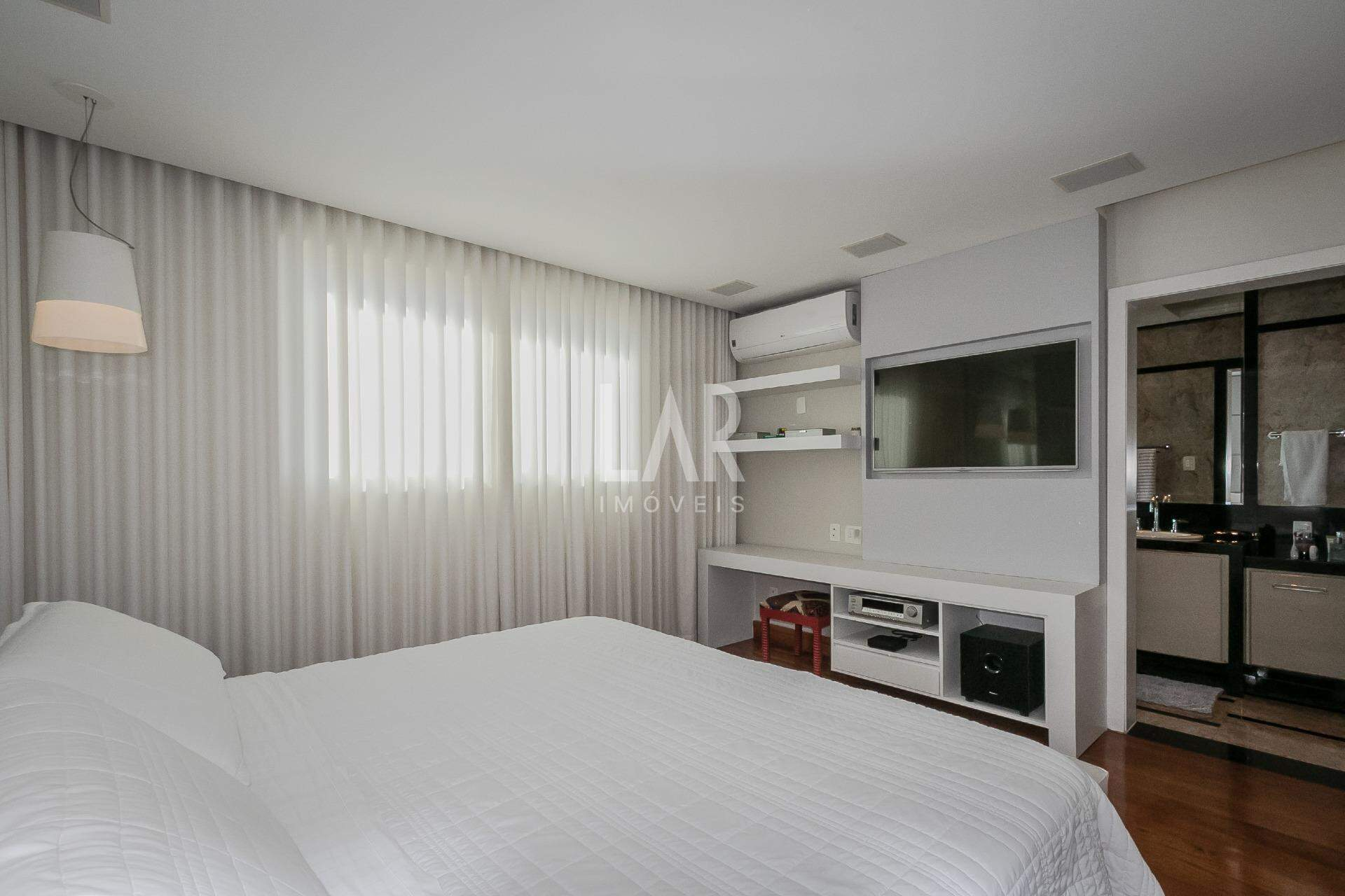 Casa de 4 quartos à venda, São Luiz, Belo Horizonte - MG