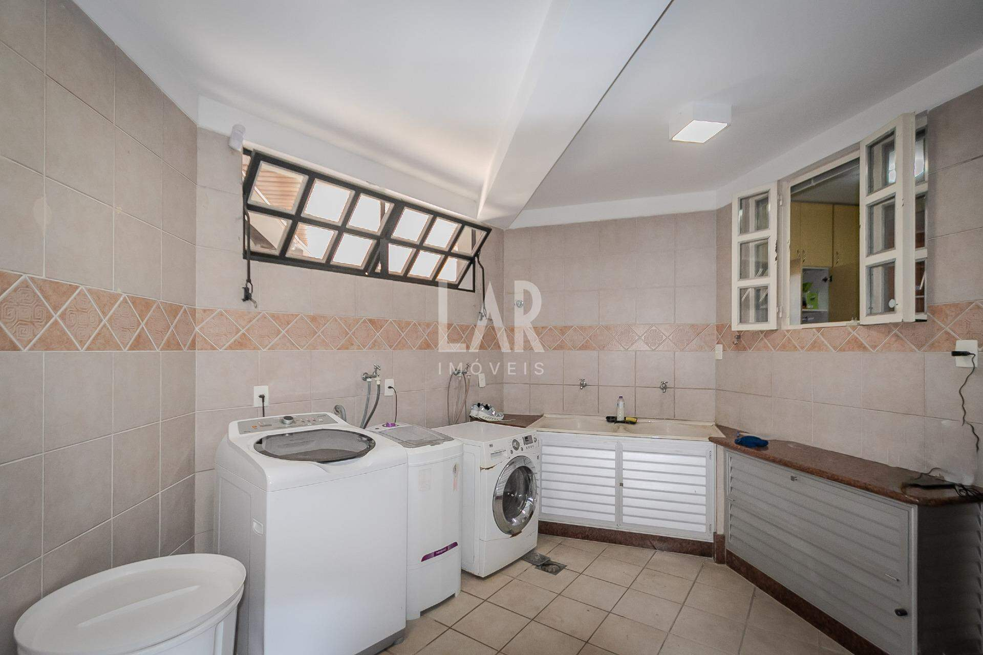 Casa de 4 quartos à venda, São Luiz, Belo Horizonte - MG