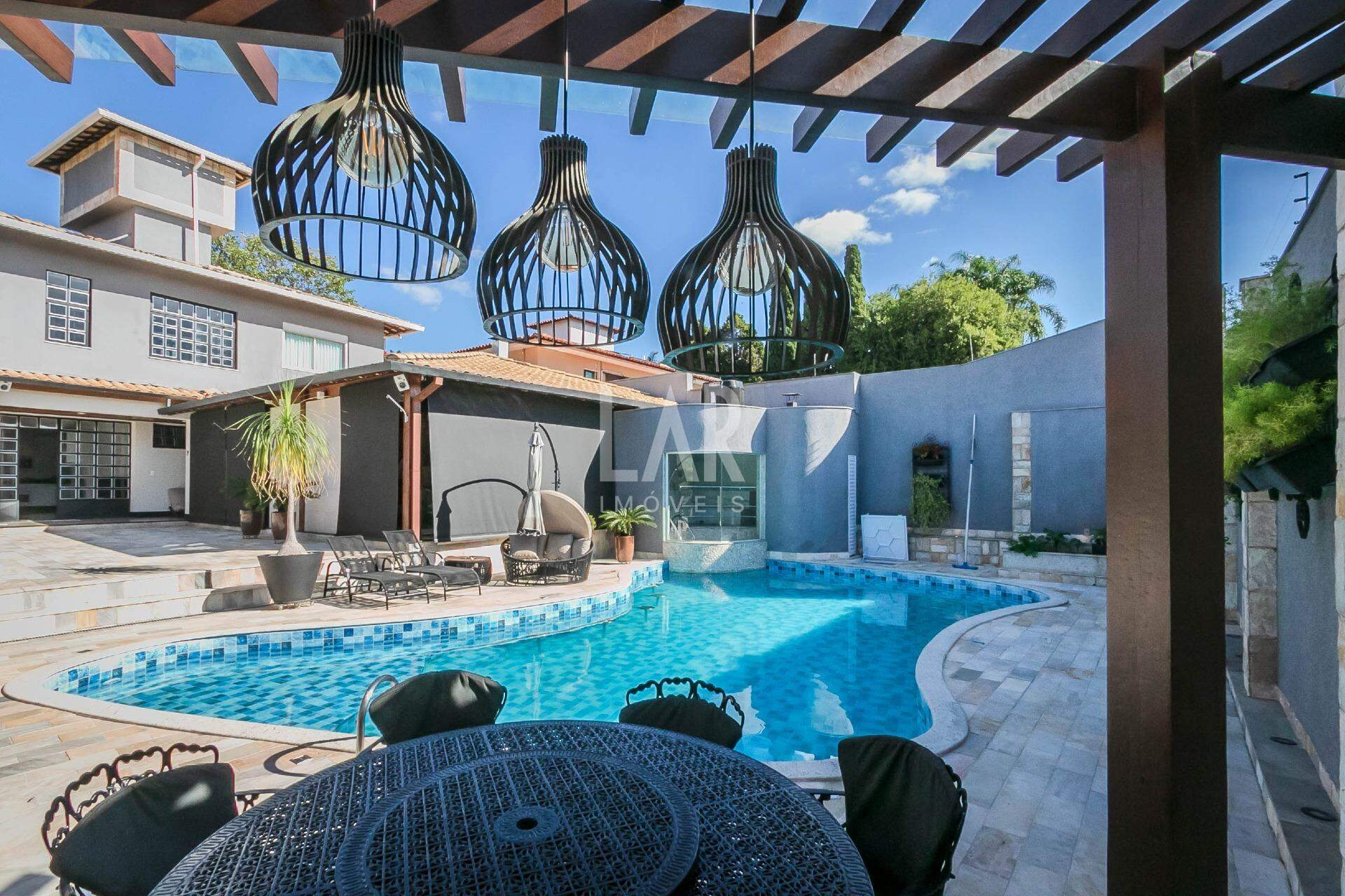Casa de 4 quartos à venda, São Luiz, Belo Horizonte - MG
