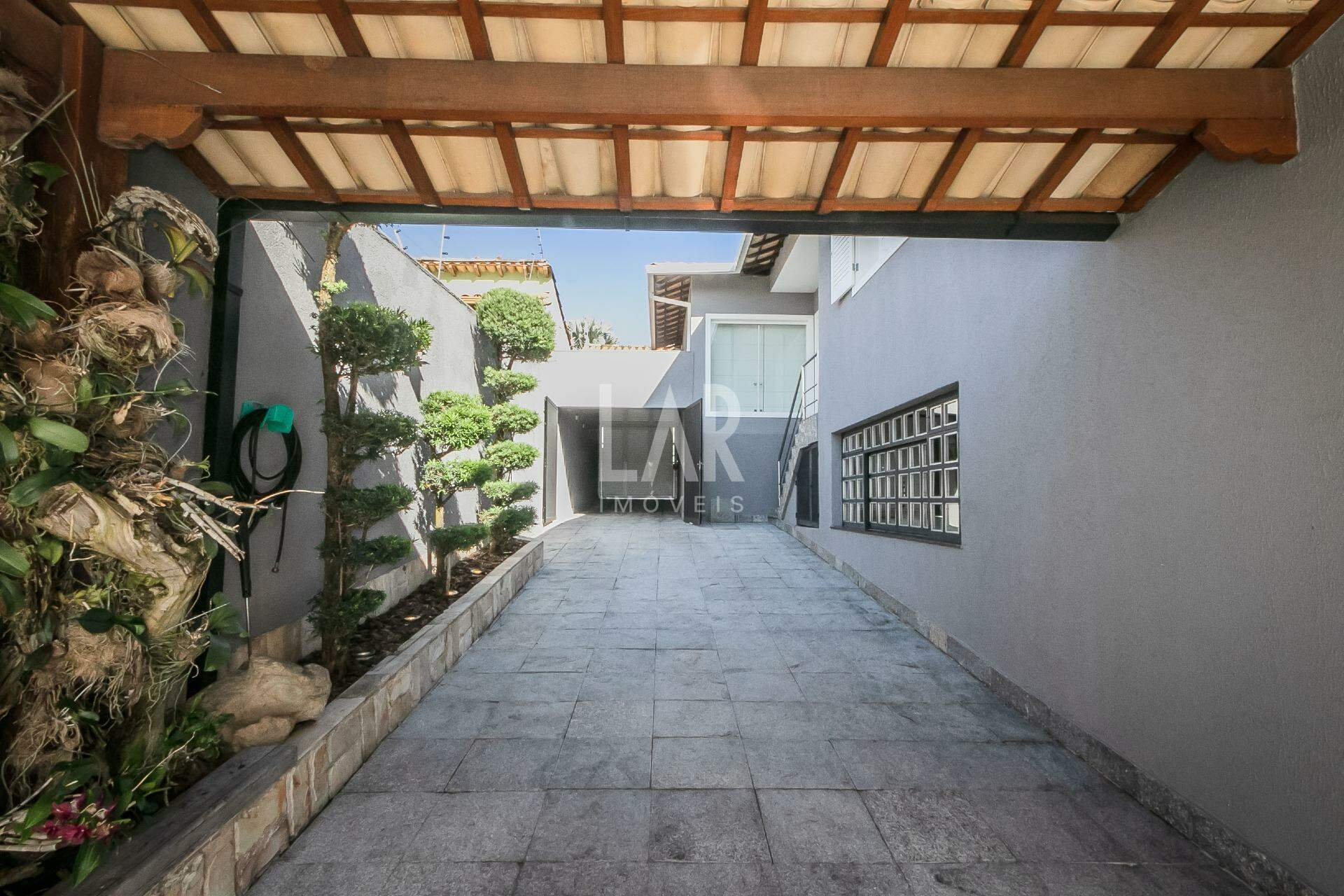 Casa de 4 quartos à venda, São Luiz, Belo Horizonte - MG