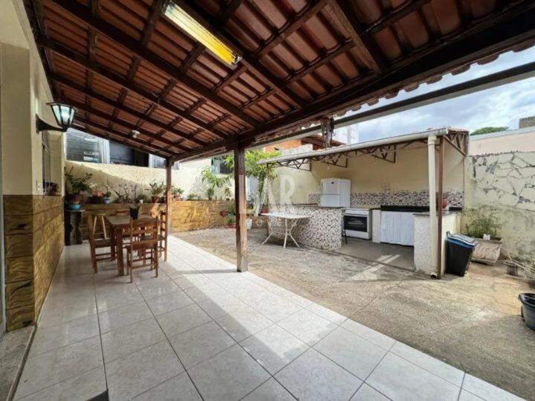 Casa de 5 quartos à venda, Sagrada Família, Belo Horizonte - MG