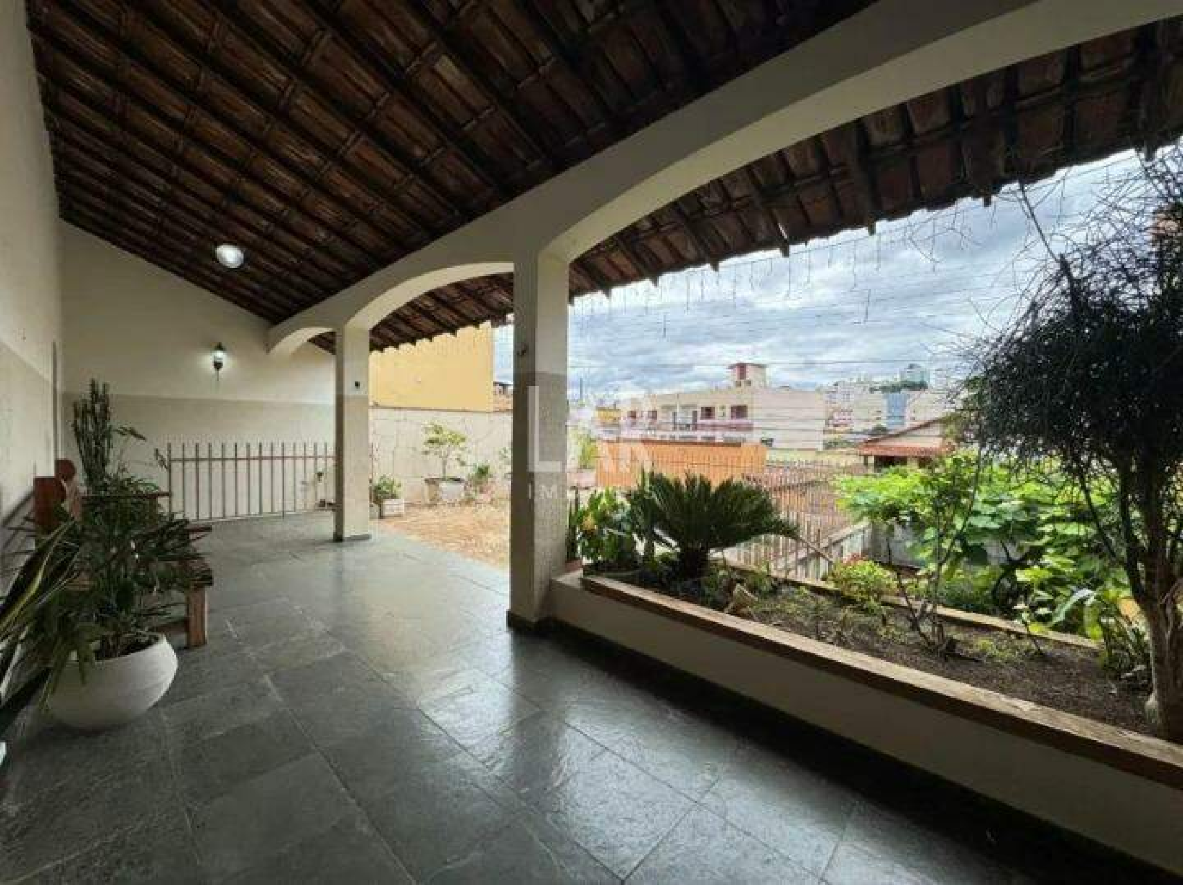 Casa de 5 quartos à venda, Sagrada Família, Belo Horizonte - MG
