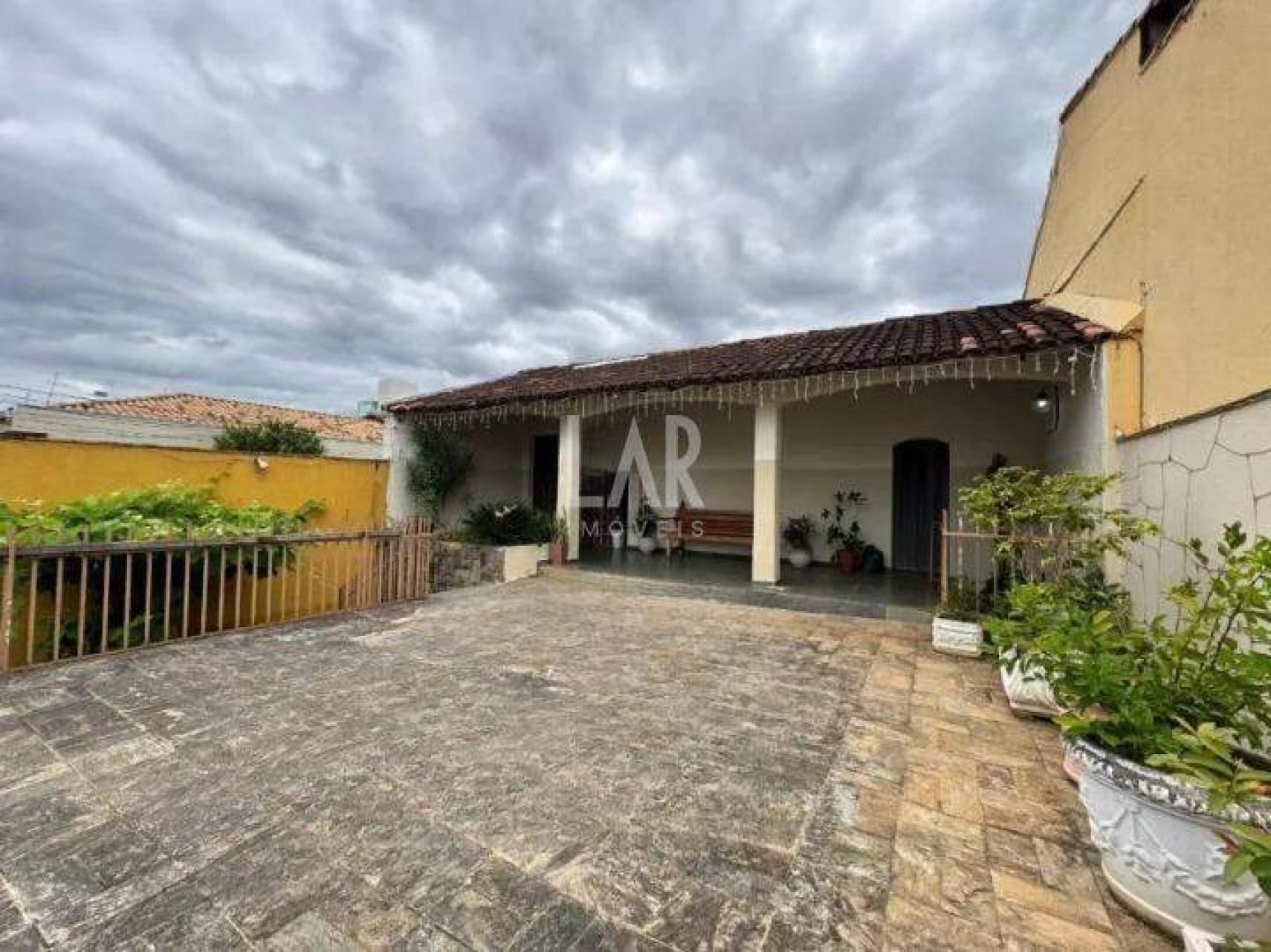 Casa de 5 quartos à venda, Sagrada Família, Belo Horizonte - MG