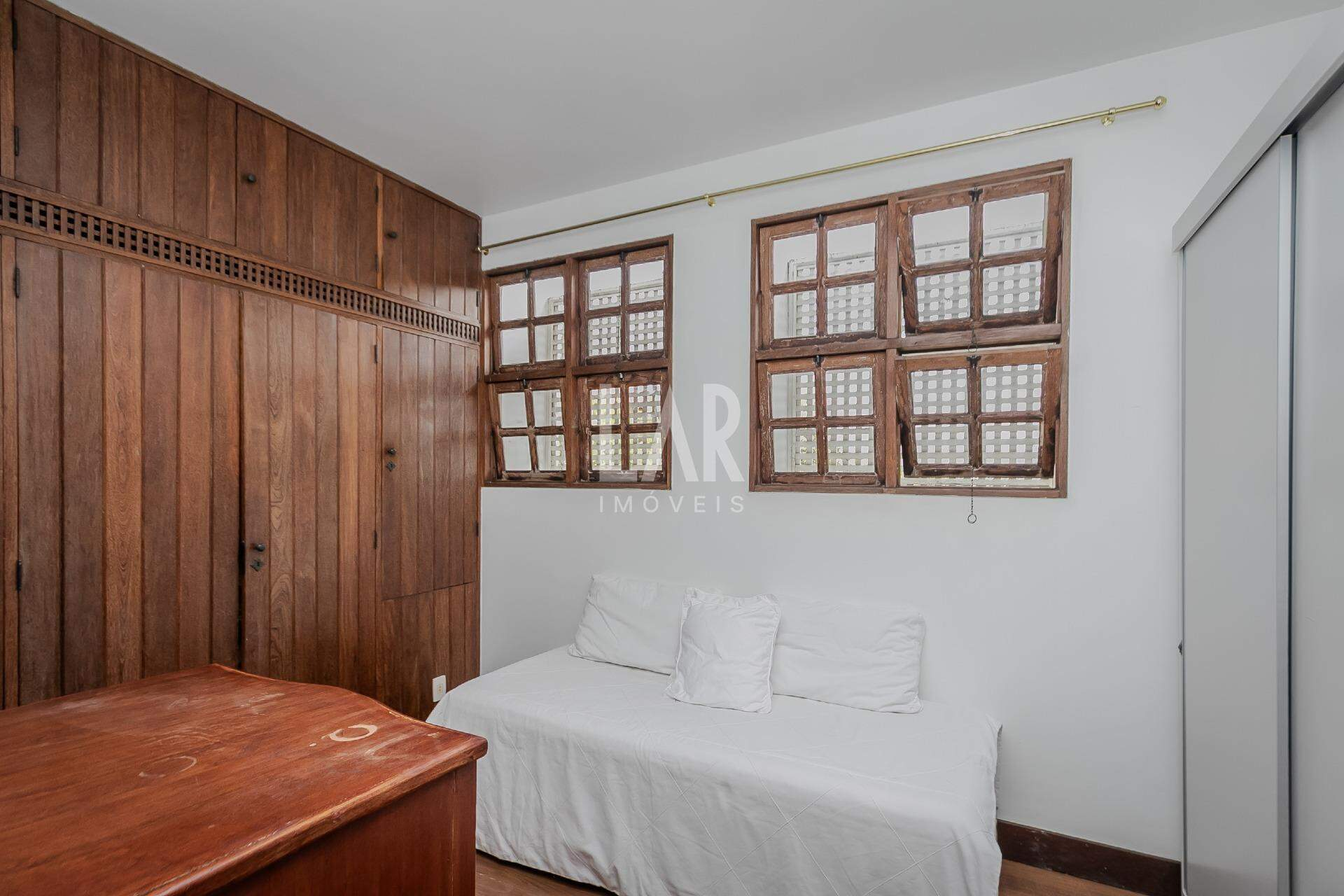 Casa de 7 quartos à venda, São José, Belo Horizonte - MG