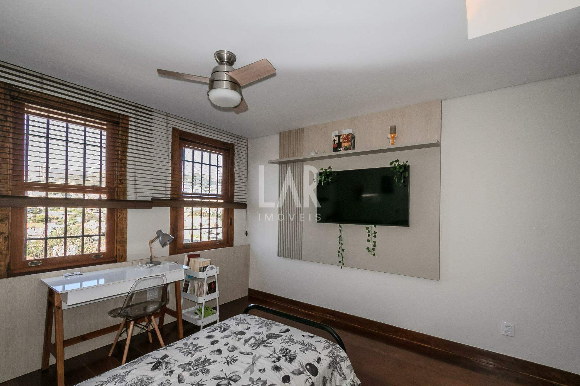 Casa de 5 quartos à venda, São Bento, Belo Horizonte - MG