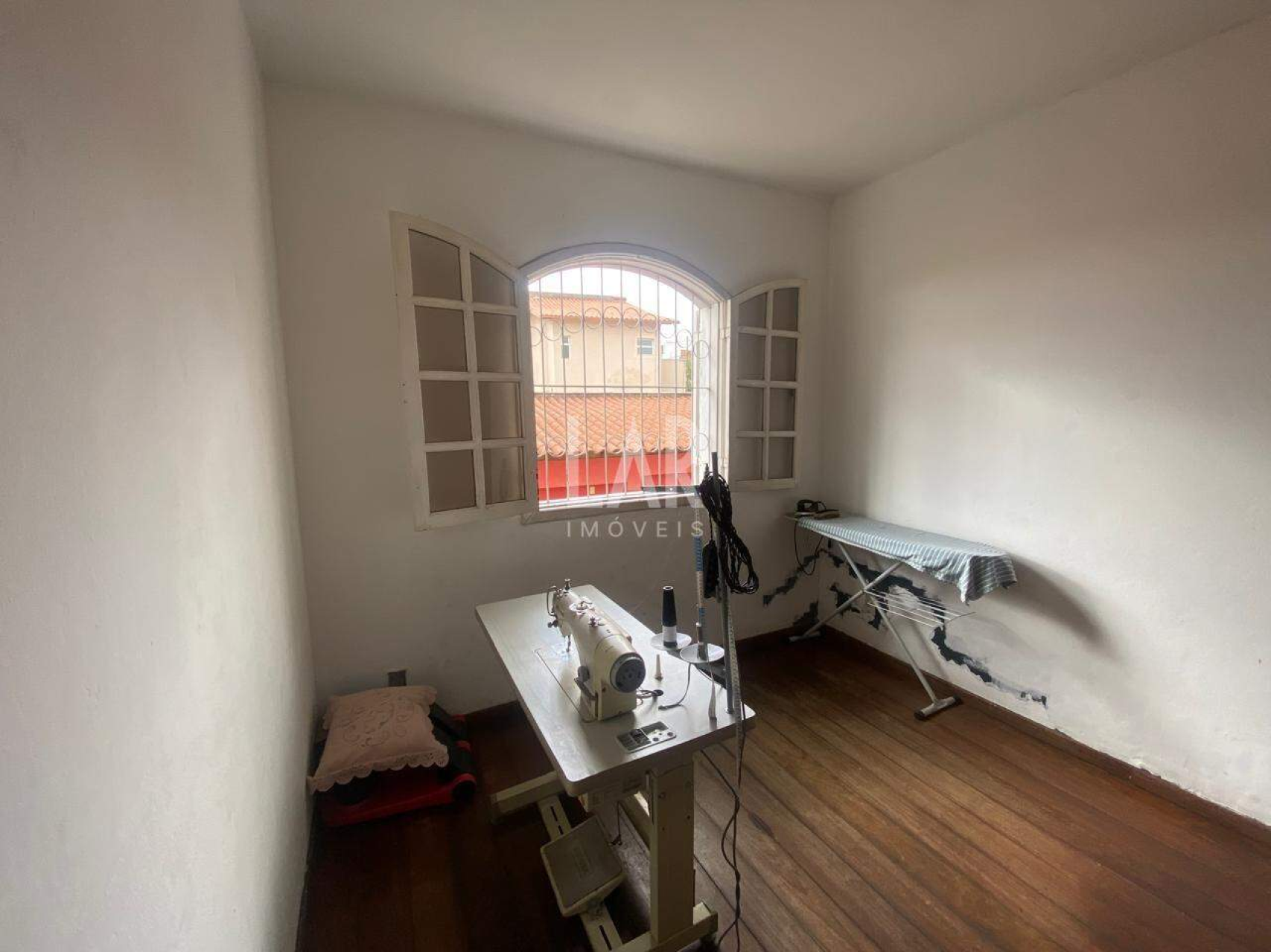 Casa de 4 quartos à venda, Camargos, Belo Horizonte - MG