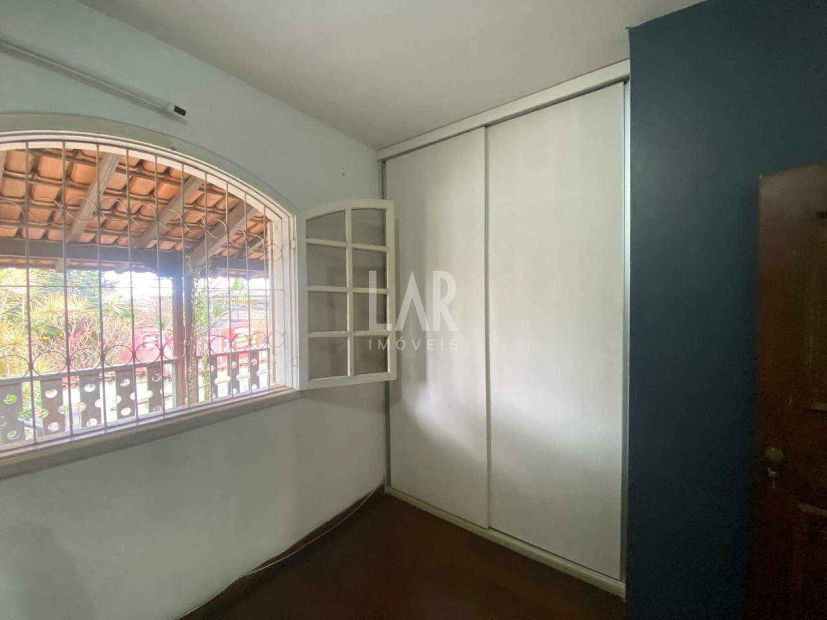 Casa de 4 quartos à venda, Camargos, Belo Horizonte - MG