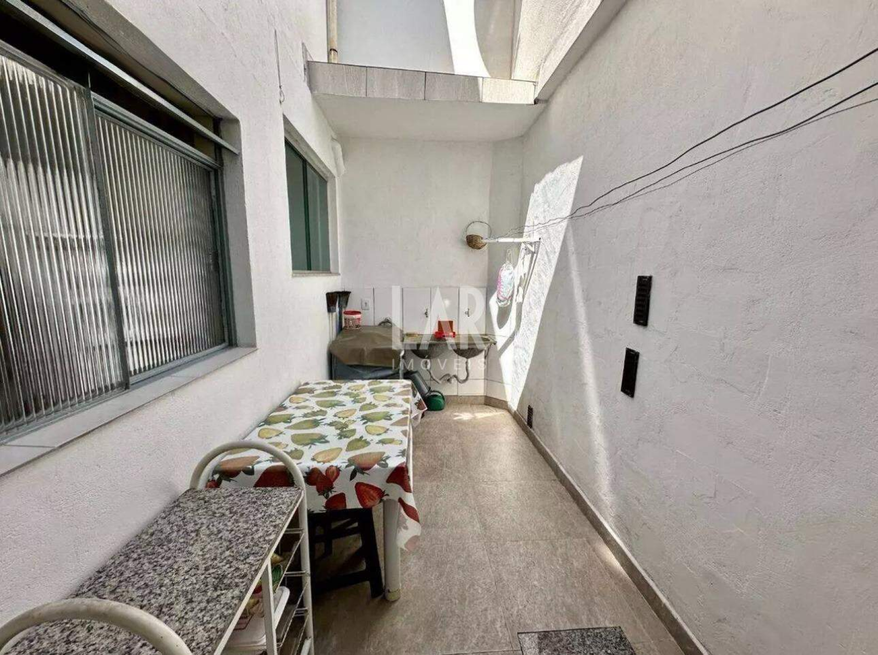 Casa Geminada de 5 quartos à venda, João Pinheiro, Belo Horizonte - MG