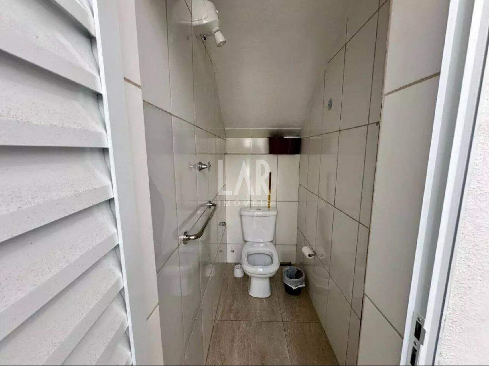 Casa Geminada de 5 quartos à venda, João Pinheiro, Belo Horizonte - MG