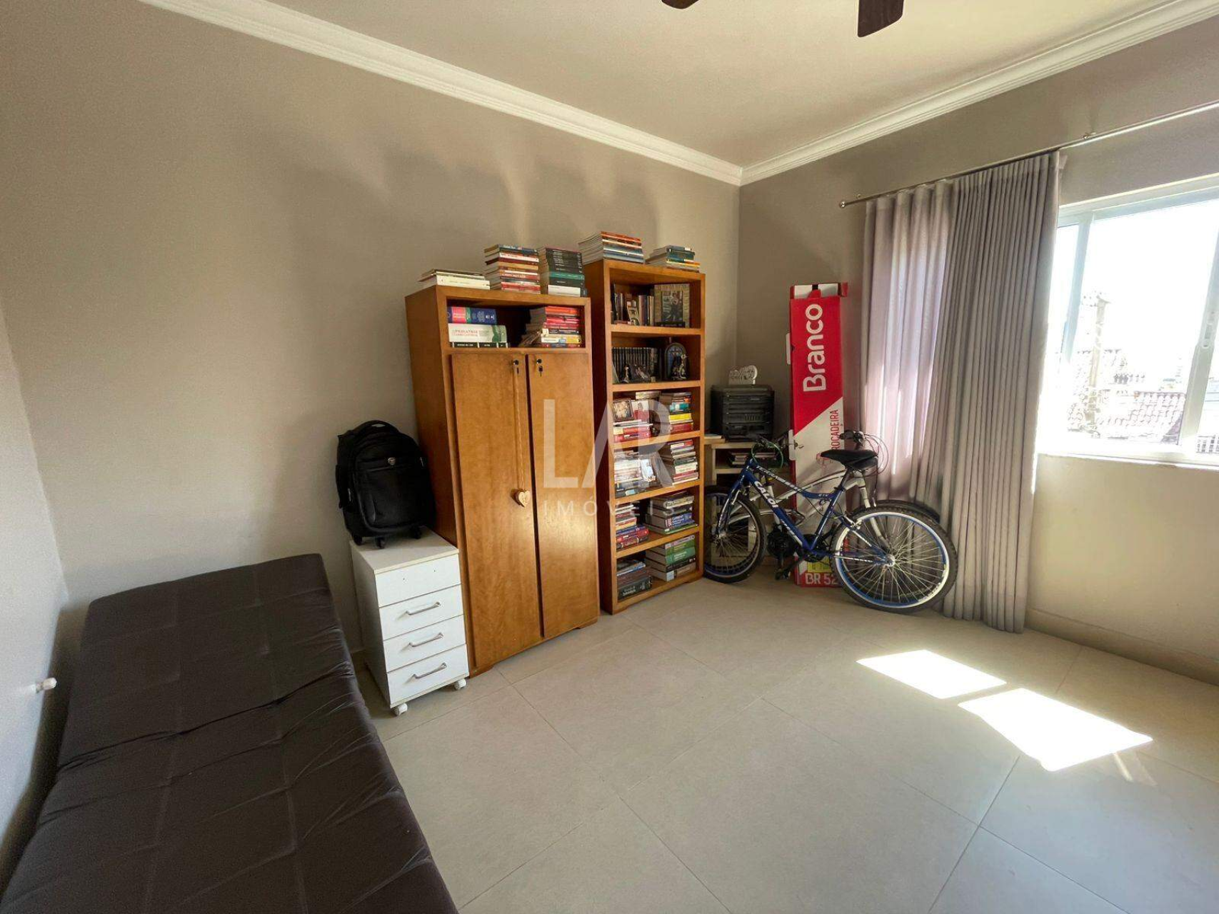 Casa de 5 quartos à venda, Santa Lúcia, Belo Horizonte - MG