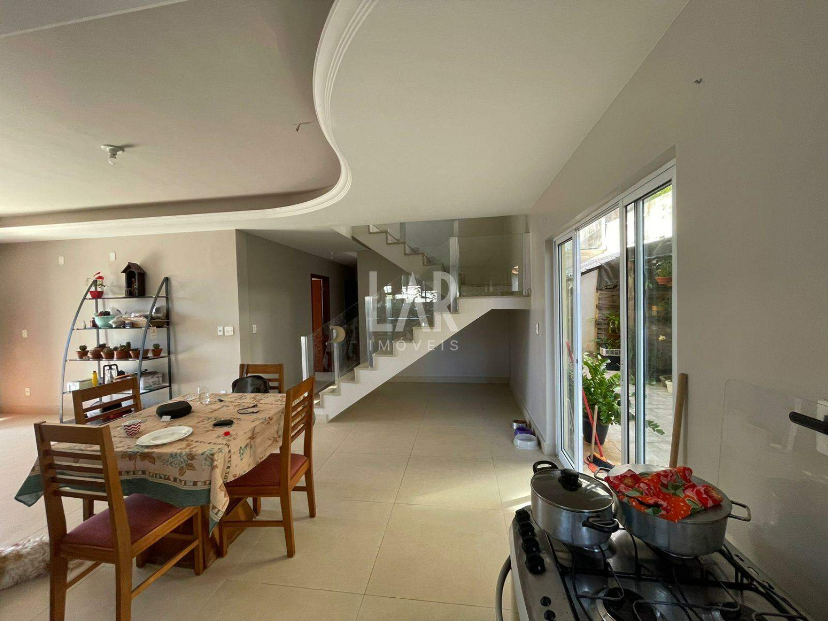 Casa de 5 quartos à venda, Santa Lúcia, Belo Horizonte - MG