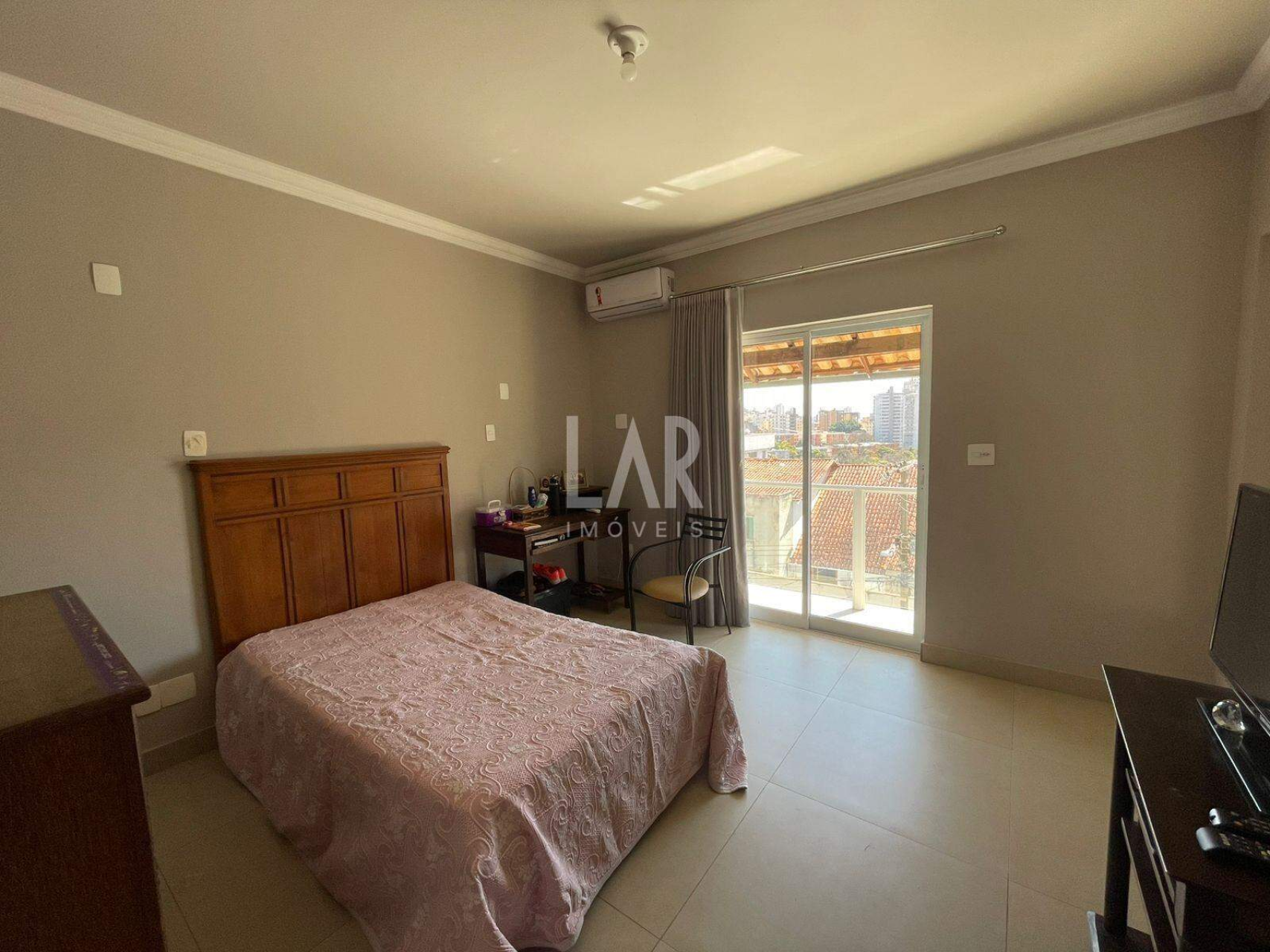Casa de 5 quartos à venda, Santa Lúcia, Belo Horizonte - MG