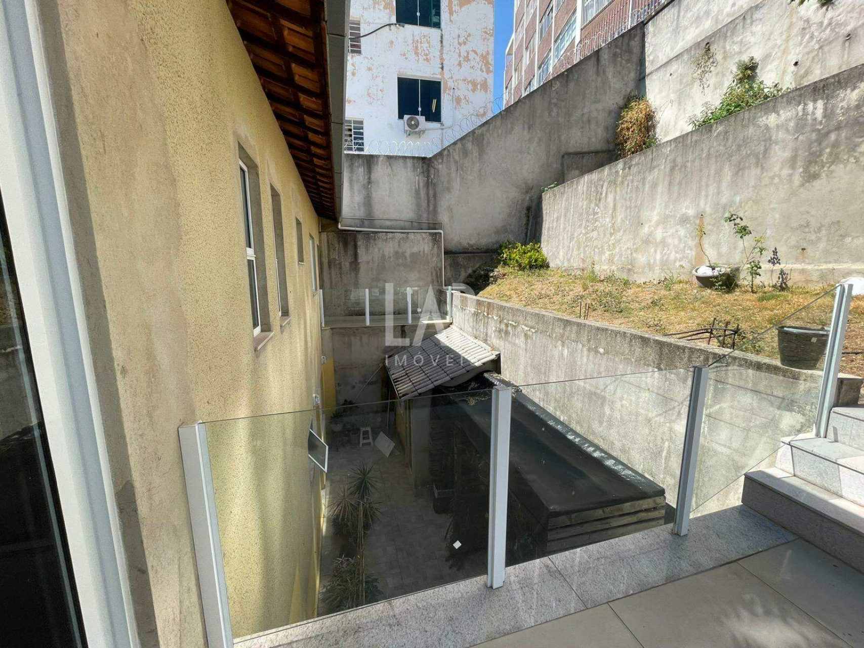 Casa de 5 quartos à venda, Santa Lúcia, Belo Horizonte - MG