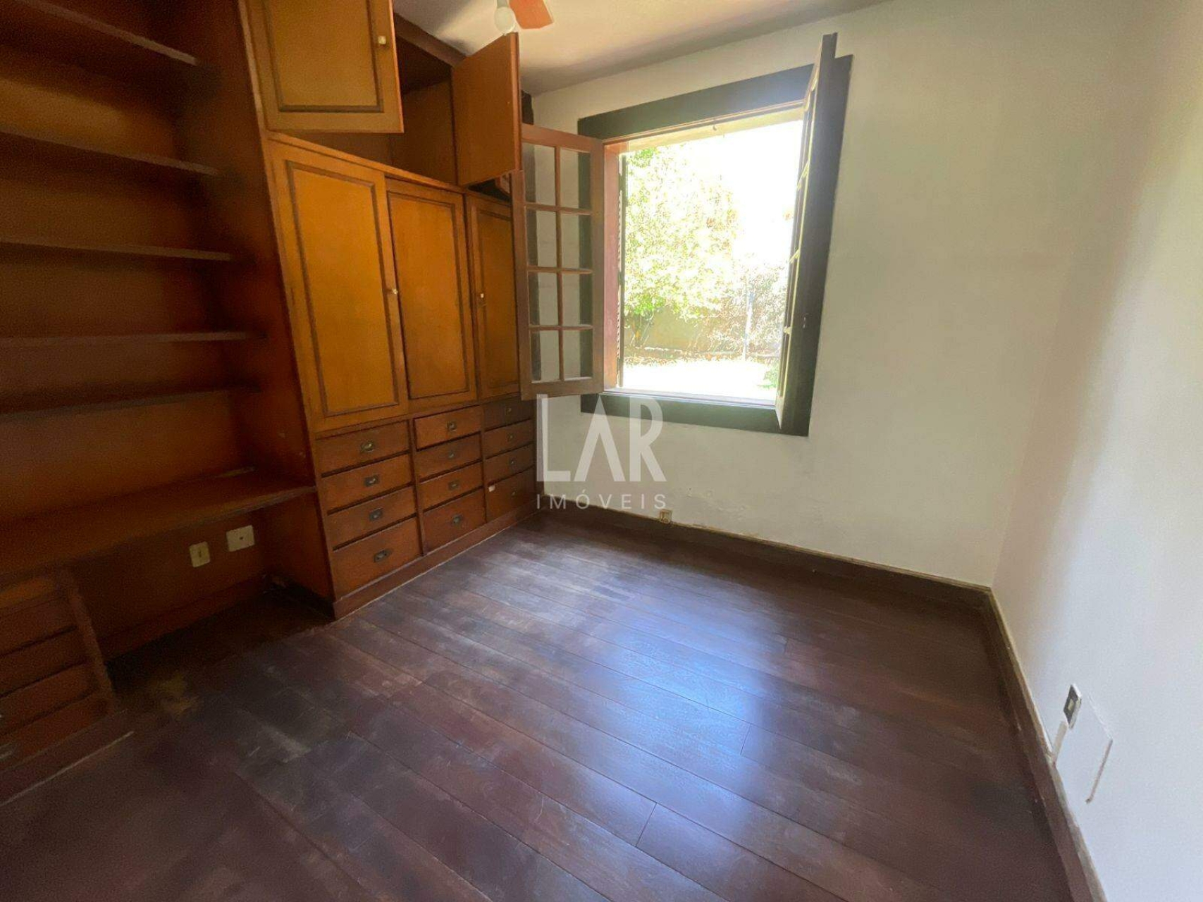 Casa de 5 quartos à venda, São Bento, Belo Horizonte - MG