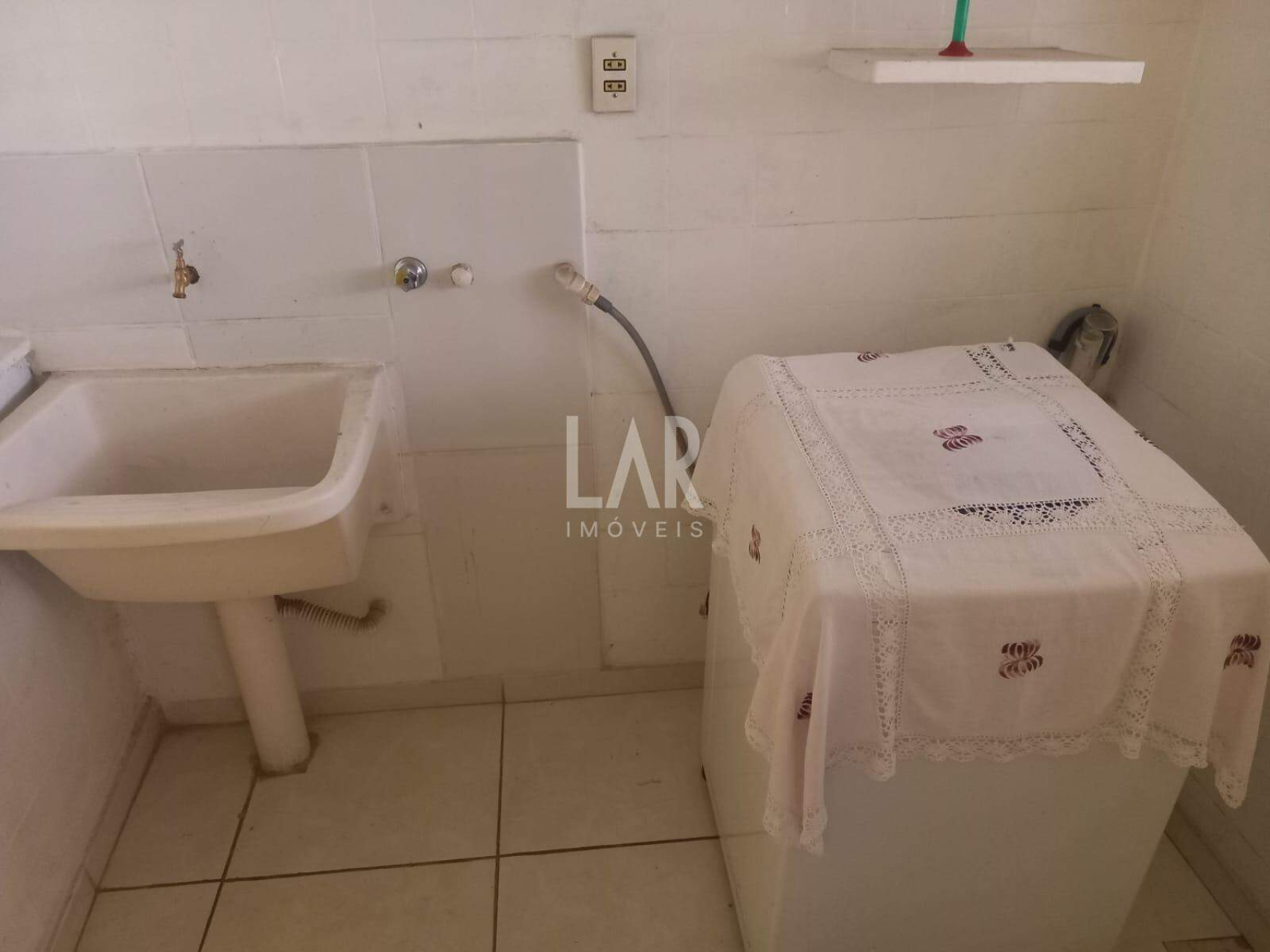Casa Geminada de 3 quartos à venda, Santa Mônica, Belo Horizonte - MG