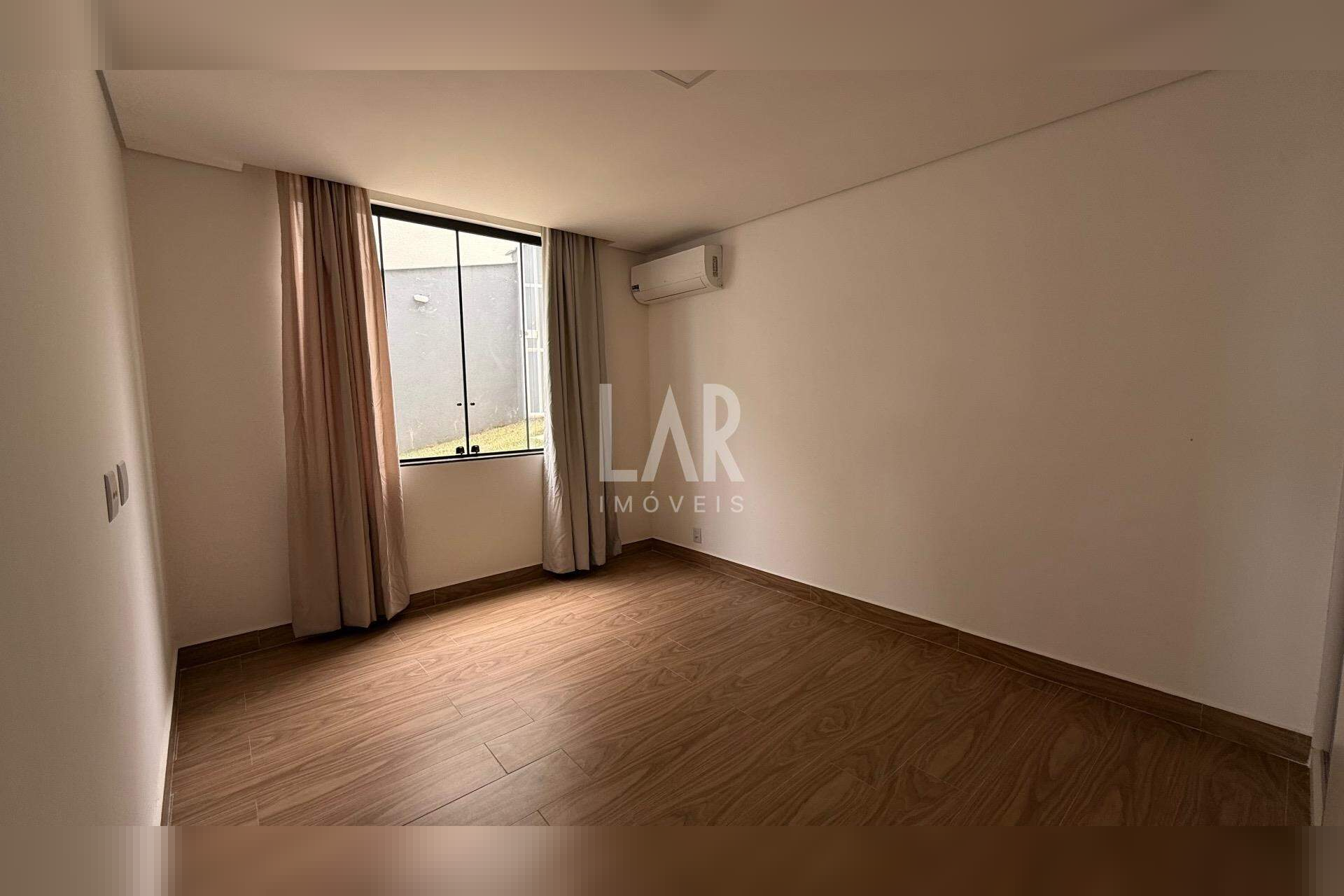 Casa de 4 quartos para alugar, Alphaville Vespasiano, Vespasiano - MG
