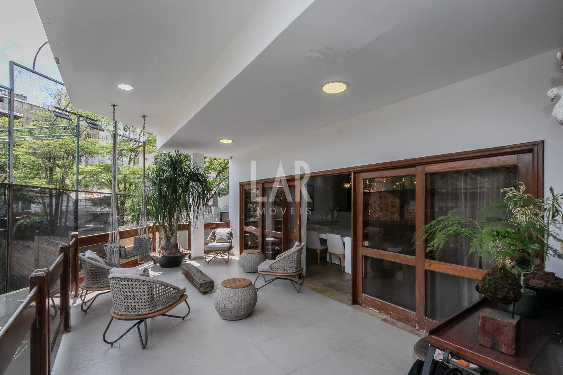 Casa de 3 quartos à venda, Santa Lúcia, Belo Horizonte - MG