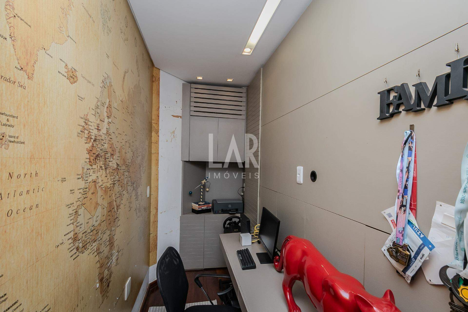 Casa de 3 quartos à venda, Santa Lúcia, Belo Horizonte - MG
