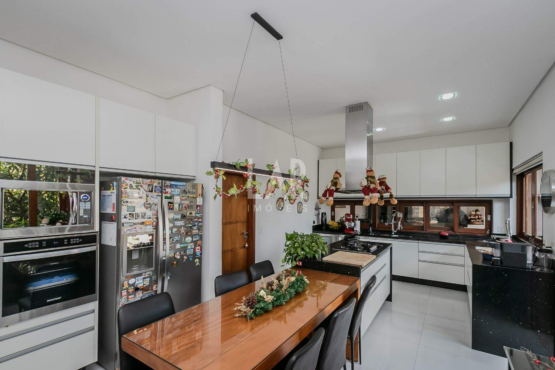 Casa de 3 quartos à venda, Santa Lúcia, Belo Horizonte - MG