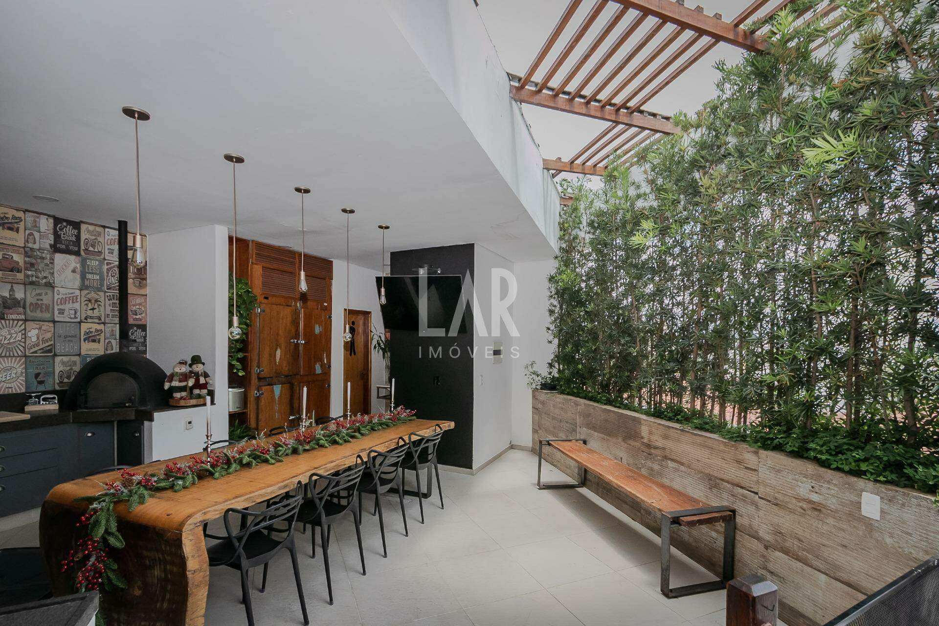Casa de 3 quartos à venda, Santa Lúcia, Belo Horizonte - MG
