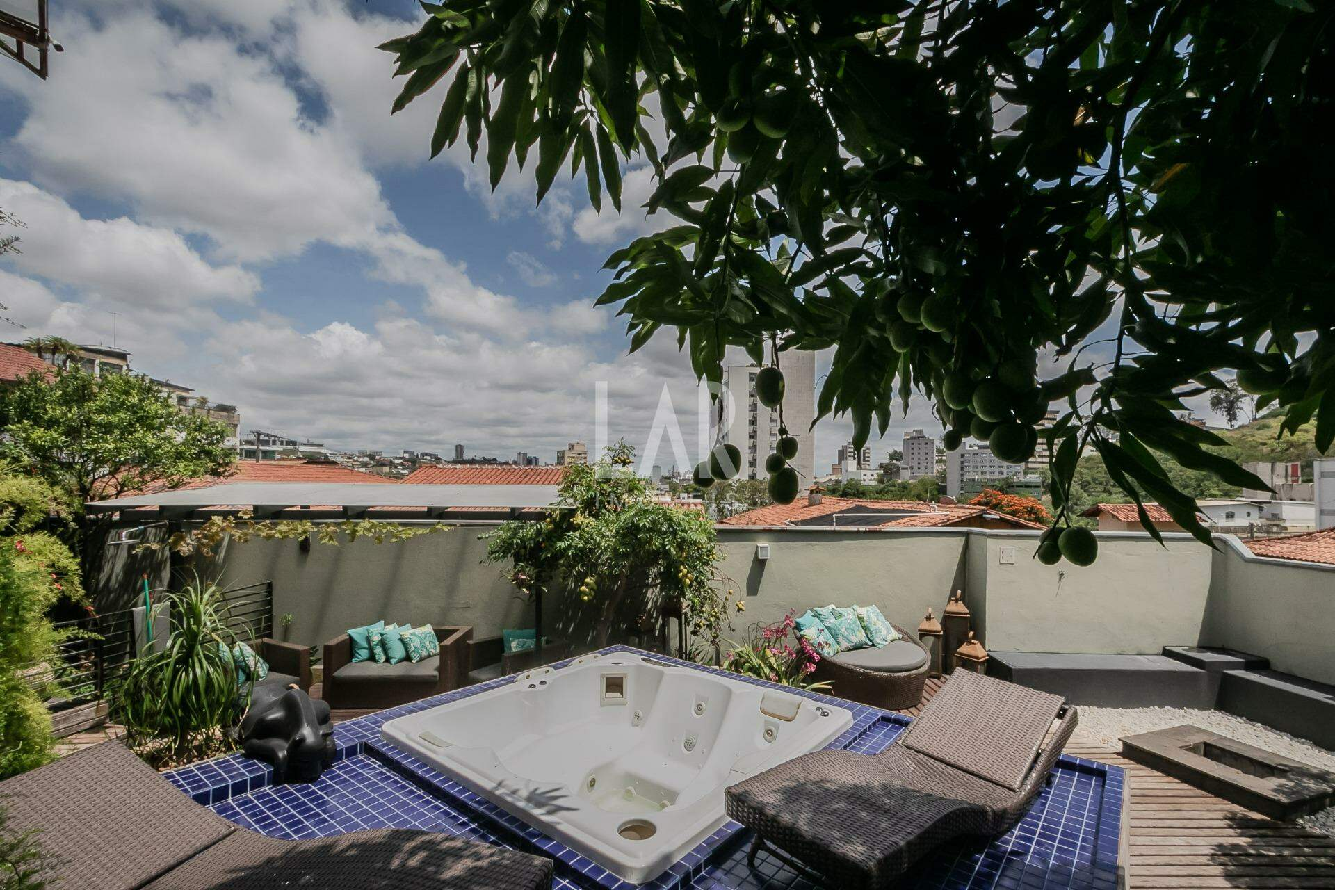 Casa de 3 quartos à venda, Santa Lúcia, Belo Horizonte - MG